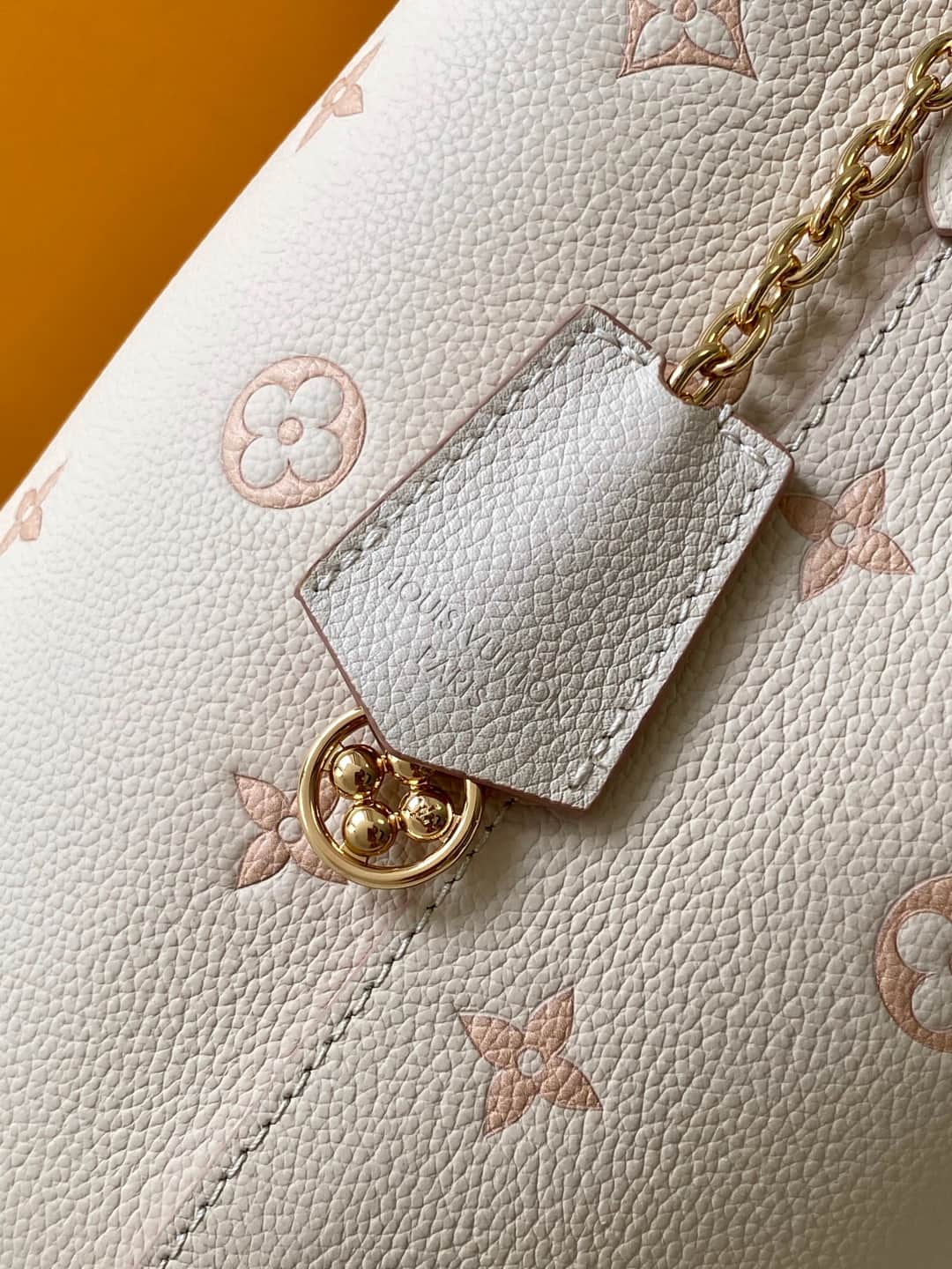 Louis Vuitton NéoNoé MM Eden Debossed grained cowhide leather M14401 High