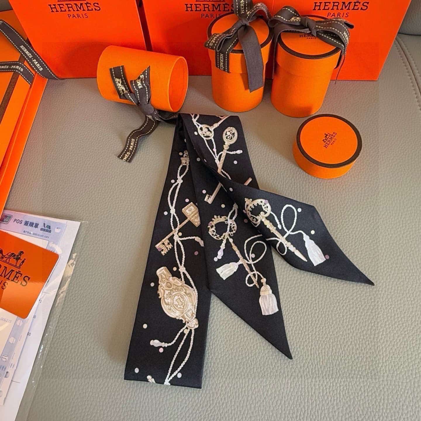 Hermes Les Cles A Pois Twilly silk scarf