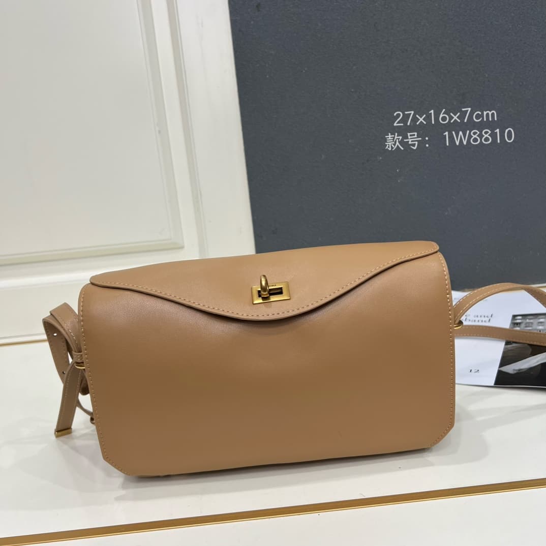 Balenciaga Shoulder Bag in Caramel Mid