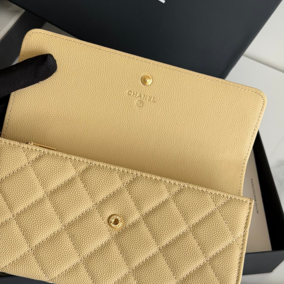 Chanel Wallet Shiny Grained Calfskin Strass & Gold-Tone Metal Yellow AP5076 High