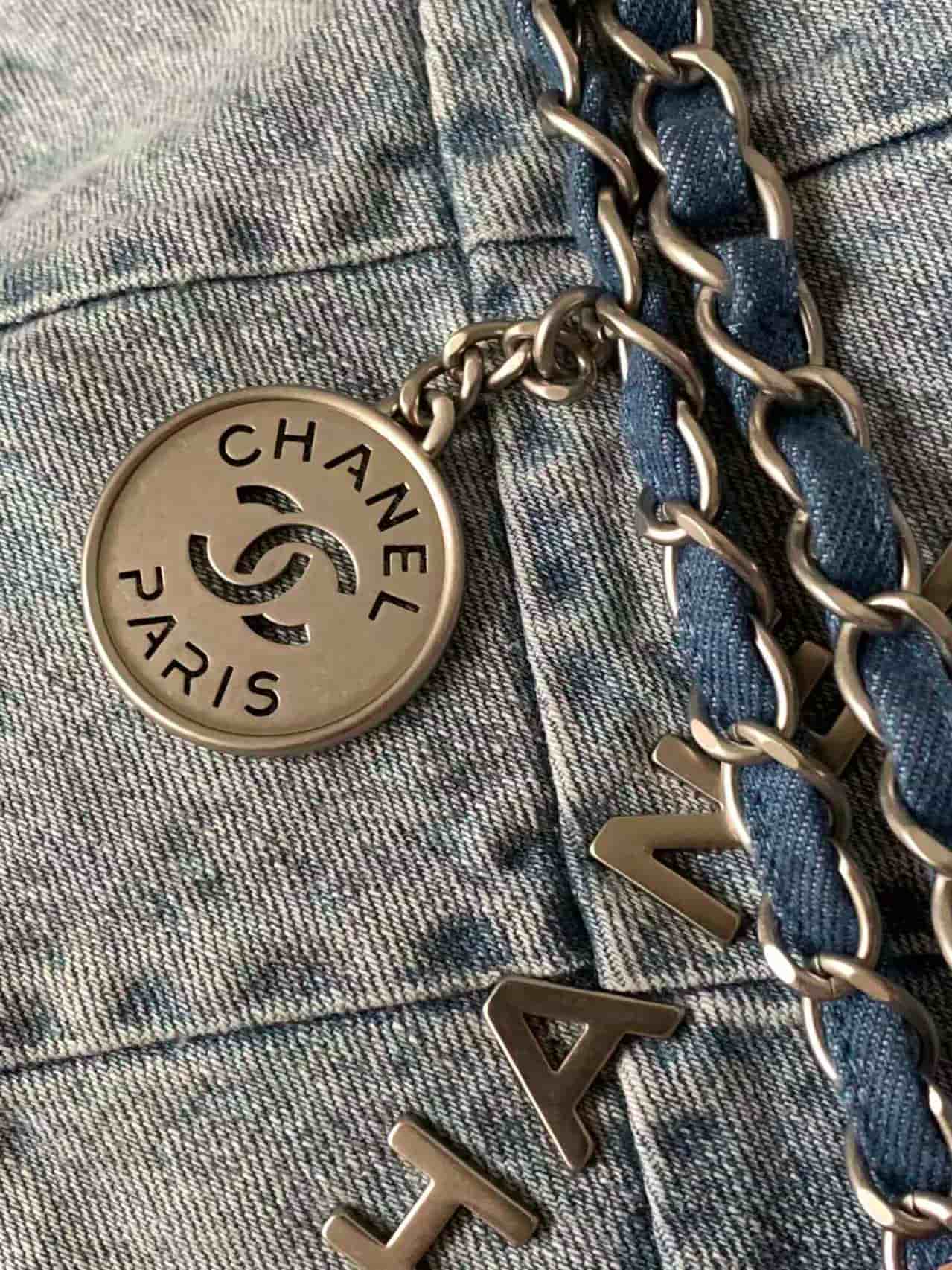 Chanel 22 MEDIUM HANDBAG Denim & Silver-Tone Metal AS3261 Gradient High