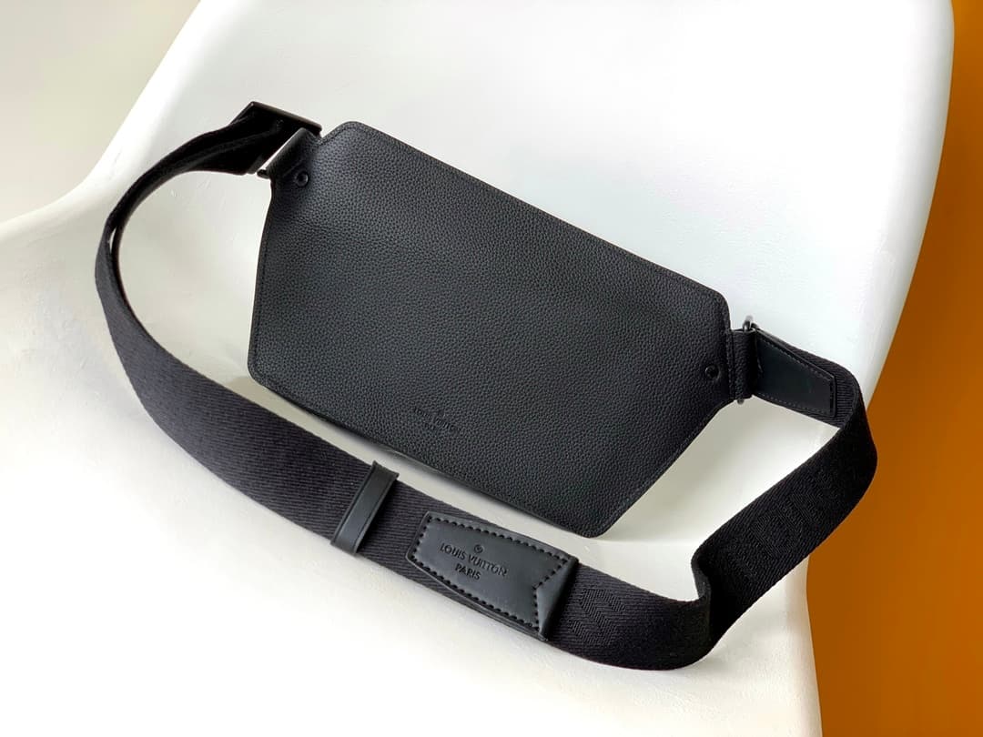 Louis Vuitton Aerogram Takeoff Sling bag Black Cowhide Leather M21364 High