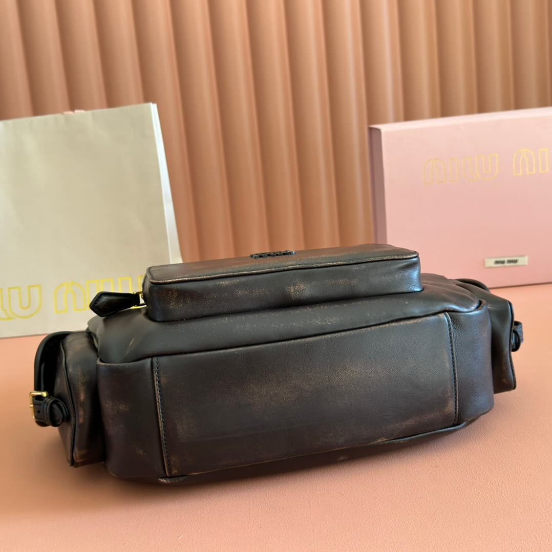 Miu Miu Pocket leather shoulder bag 5BC189 High