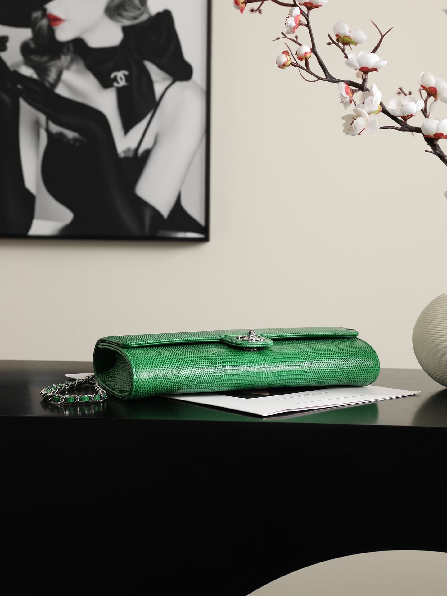 Chanel Clutch with chain Lizard Embossed Calfskin & Silver-Tone Metal Green AP5280 A