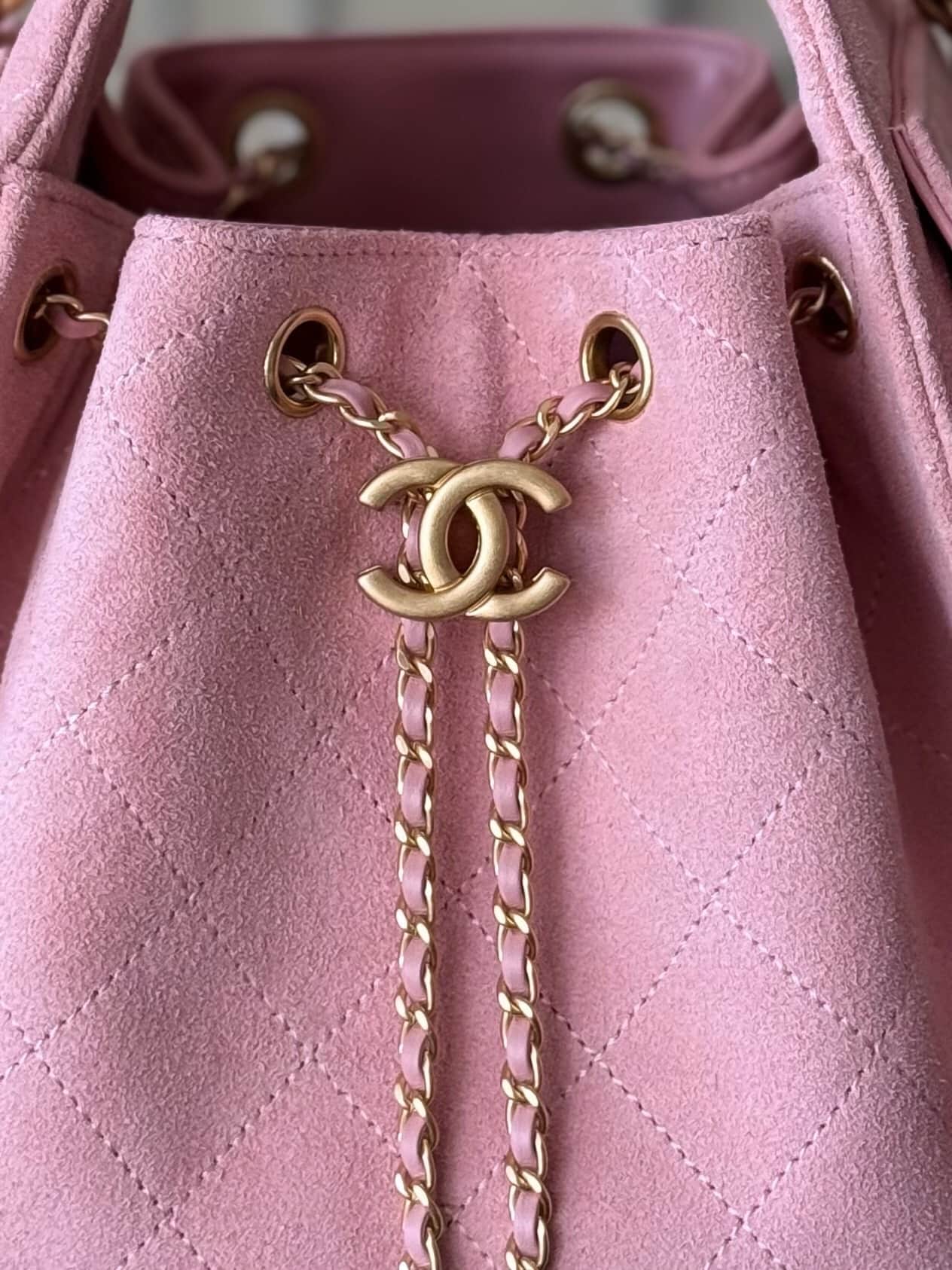 Chanel 25 Small Hobo handbag AS5293 Suede& Gold-Tone Metal Pink A
