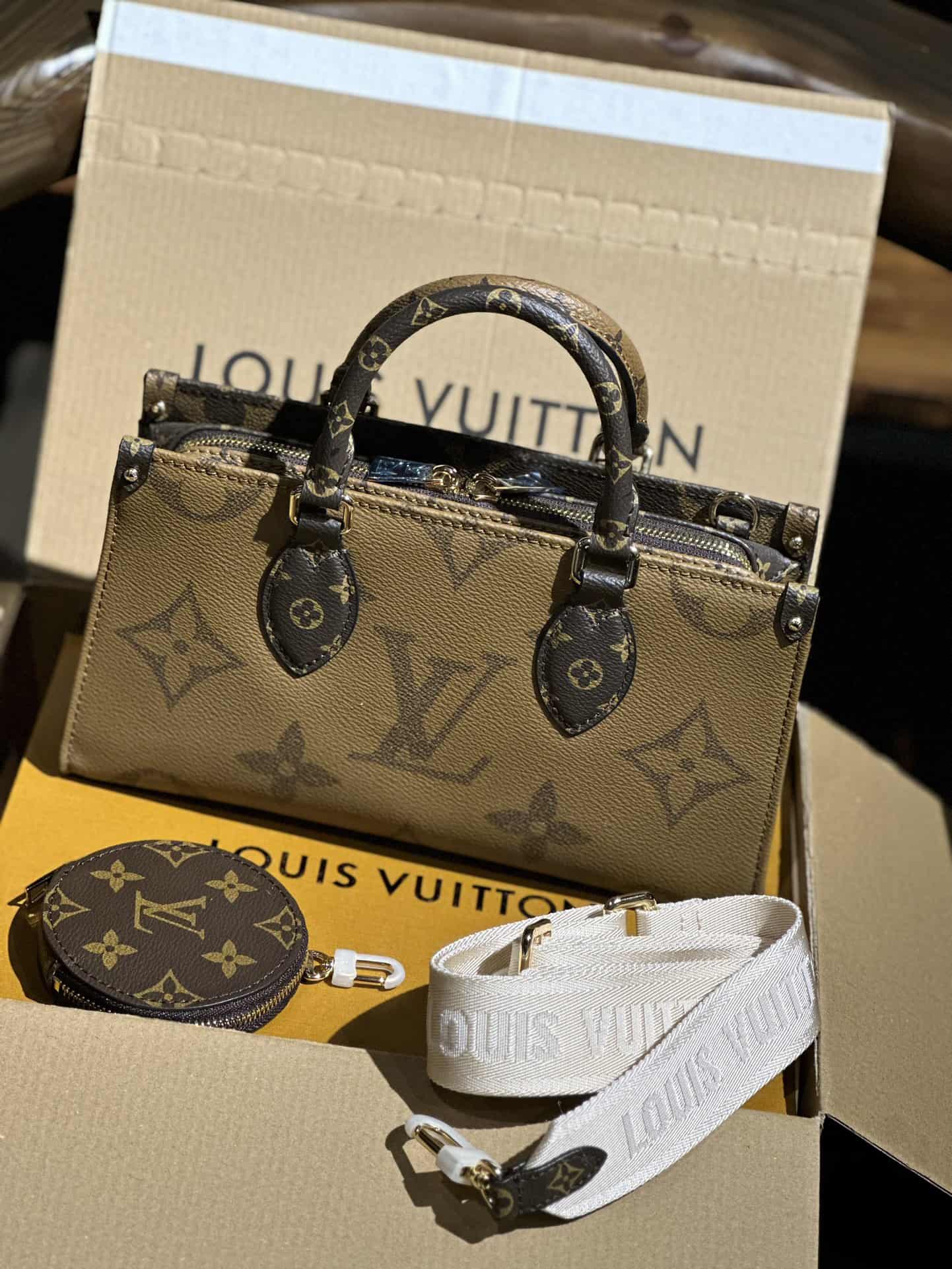 Louis Vuitton OnTheGo East West Chain Monogram coated canvas M14236 High