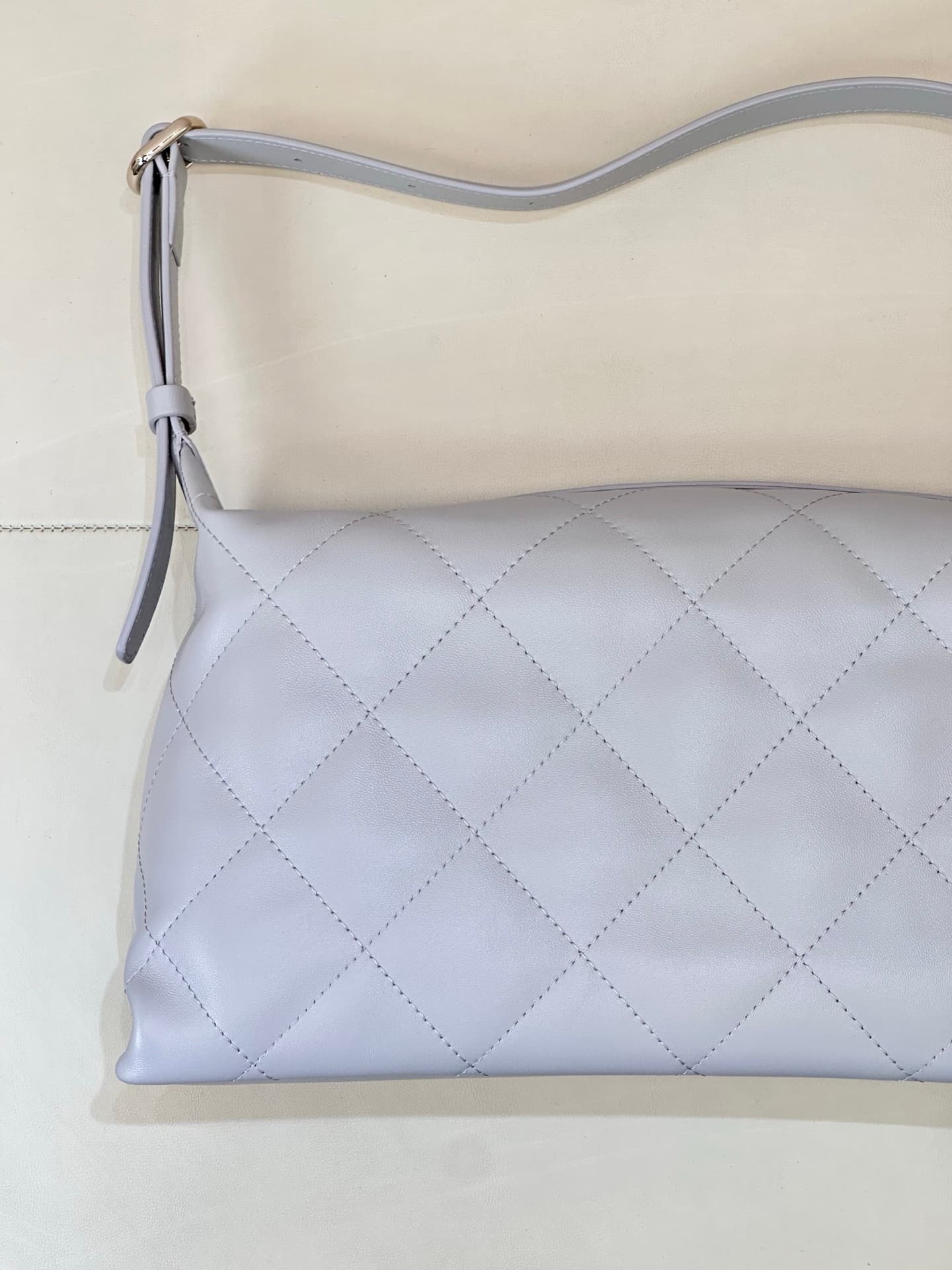 Chanel Maxi Hobo Bag Shiny Lambskin & Gold-Tone Metal AS6139 Light Blue TOP