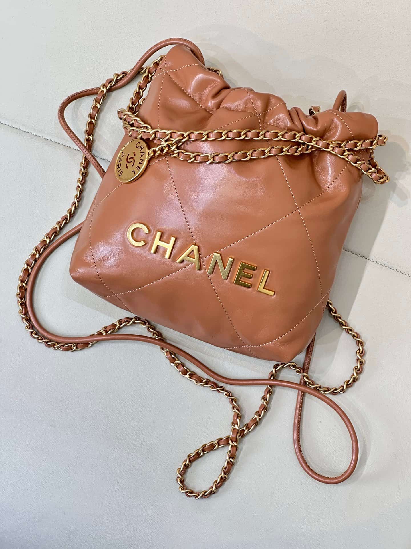 Chanel 22 MINI HANDBAG Shiny Calfskin Caramel & Gold-Tone Metal AS3980 TOP