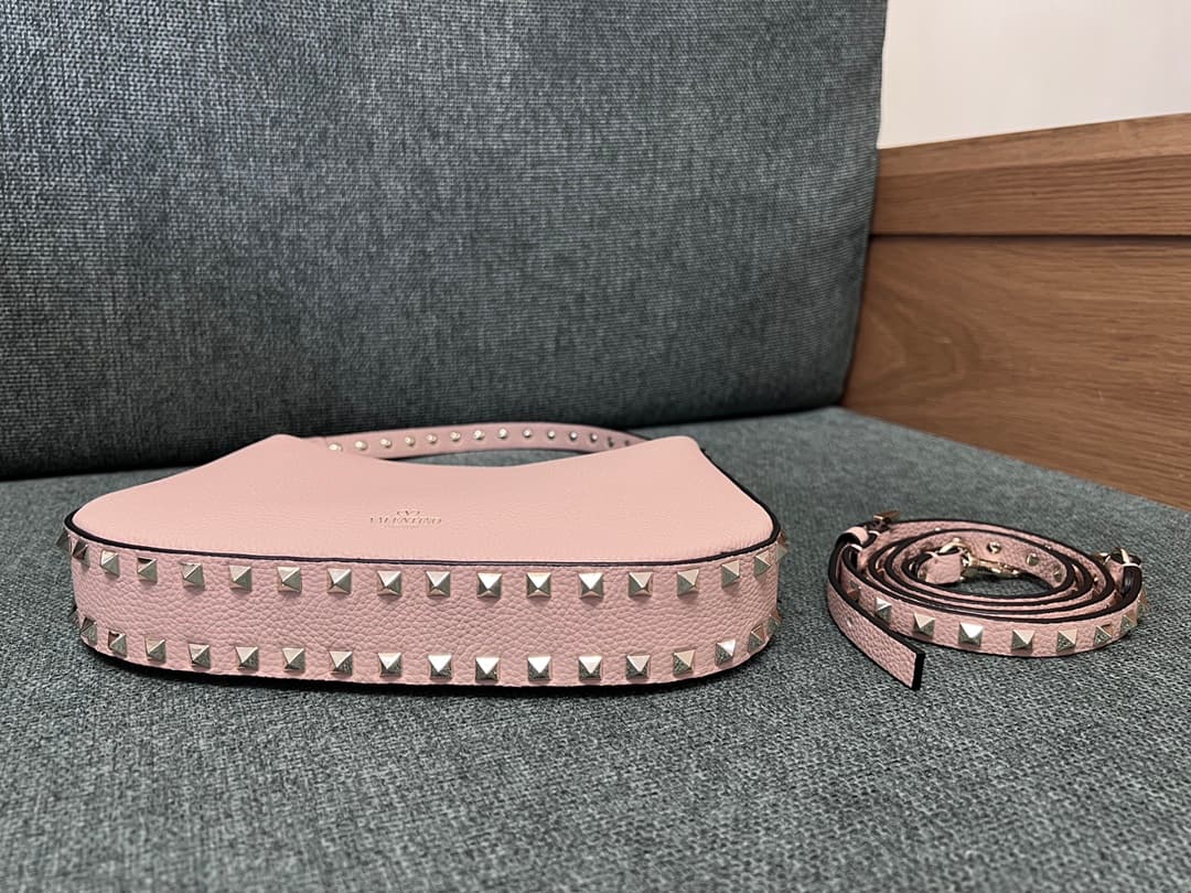 Valentino Garavani Rockstud Hobo bag in grainy light pink calfskin high