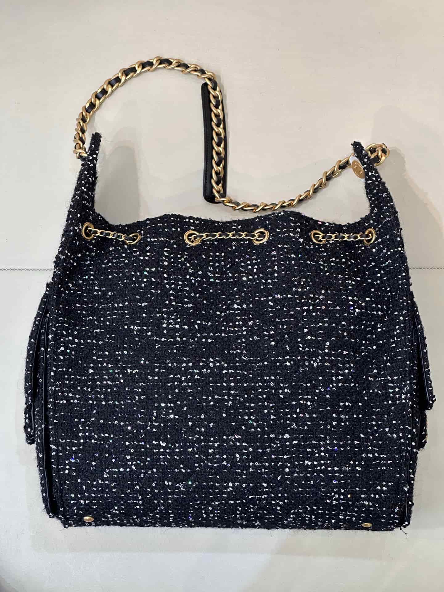 Chanel 25 Medium Hobo handbag AS5311 Wool Tweed & Gold-Tone Metal Black & White TOP