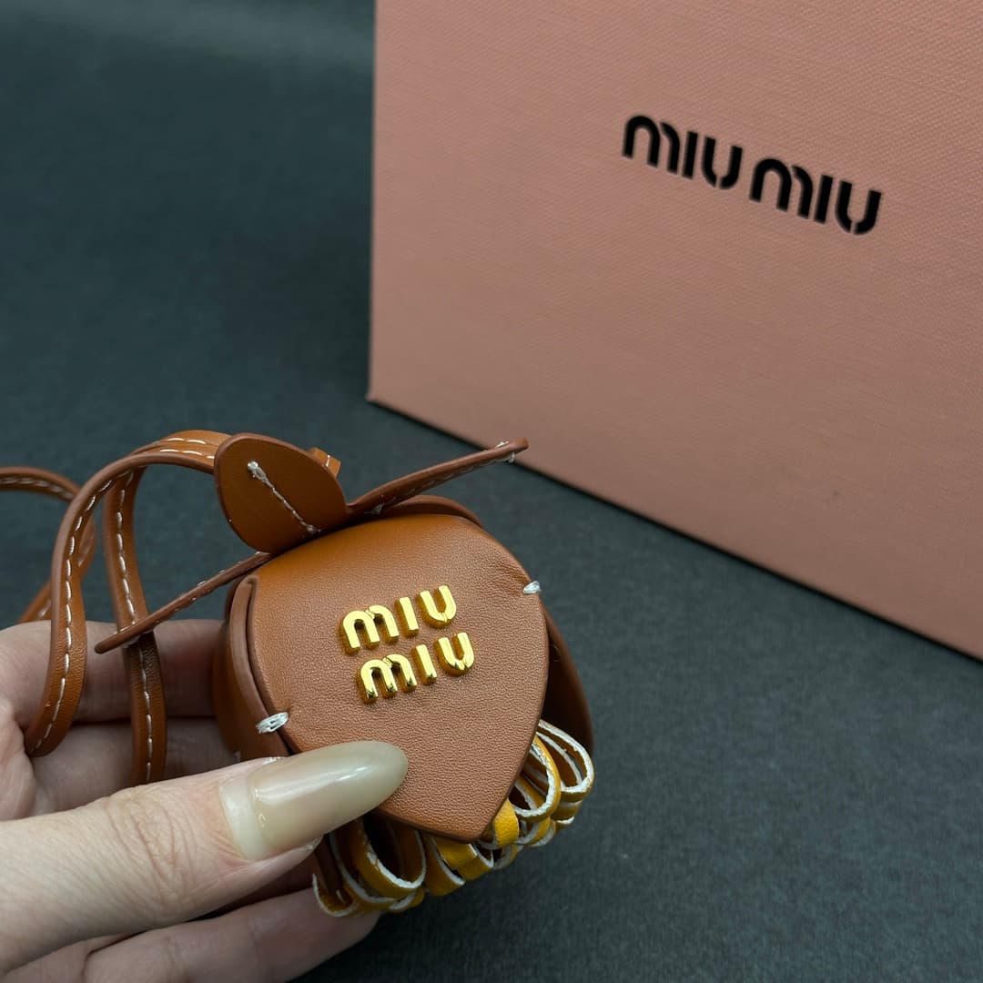 Miu Miu flower Logo-Lettering Leather Bag Charm