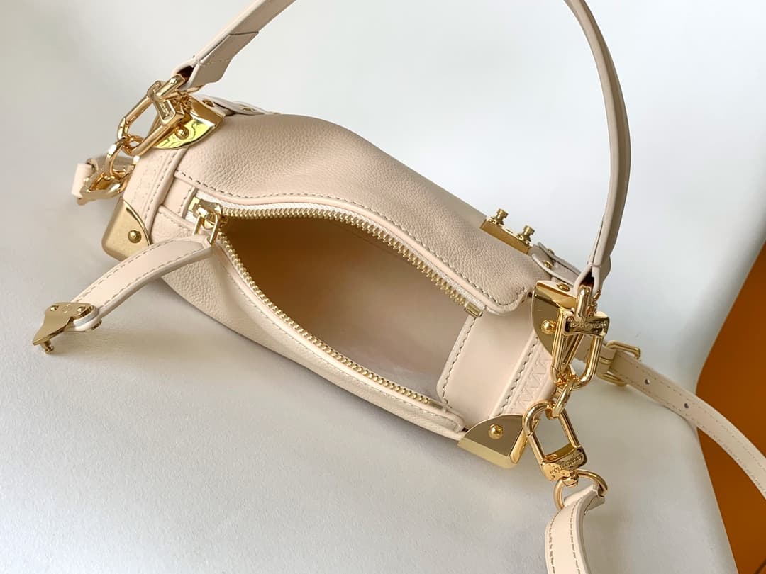 Louis Vuitton SIDE TRUNK PM Chalk Grained calf leather M23915 High