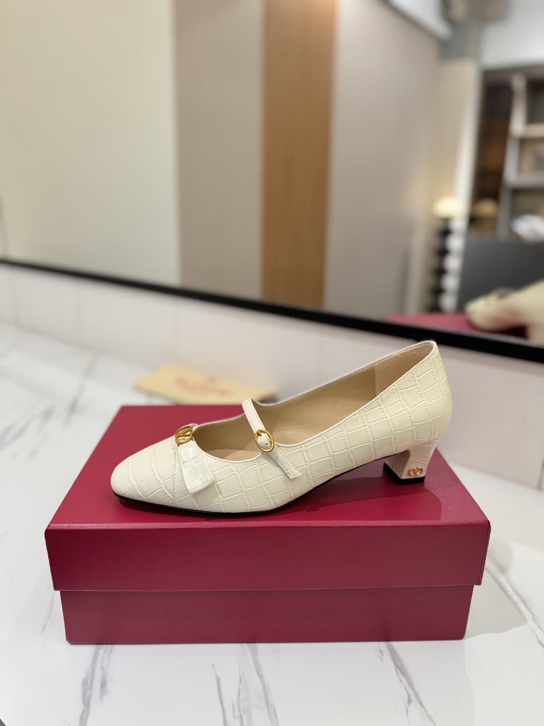 Valentino Garavani Bowow Pump Shoes Women