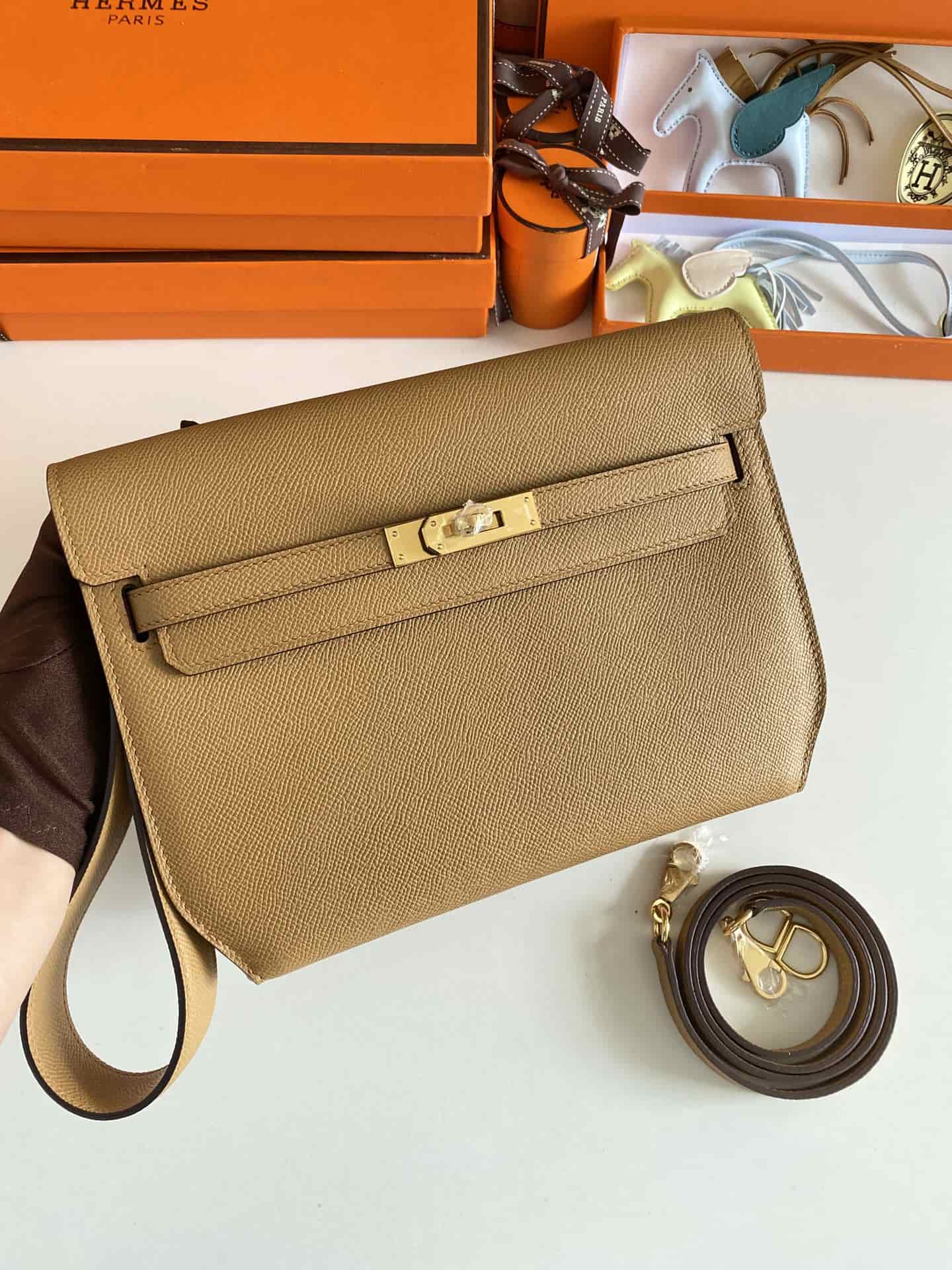 Hermes Kelly Depeches 25 Pouch Epsom Leather Sesame WAX High