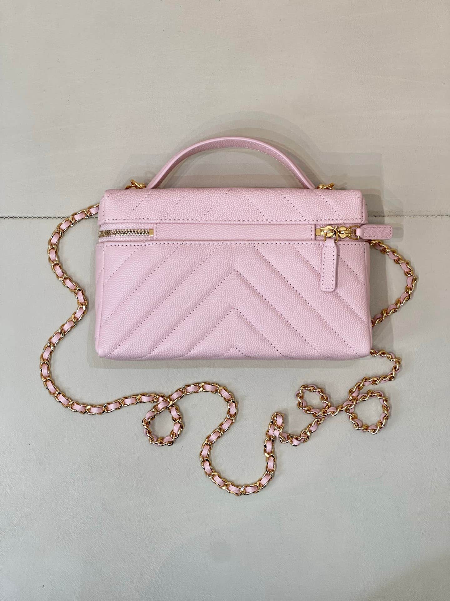 Chanel Vanity with Chain Grained Shiny Calfskin & Gold-Tone Metal Pink AP5212 TOP