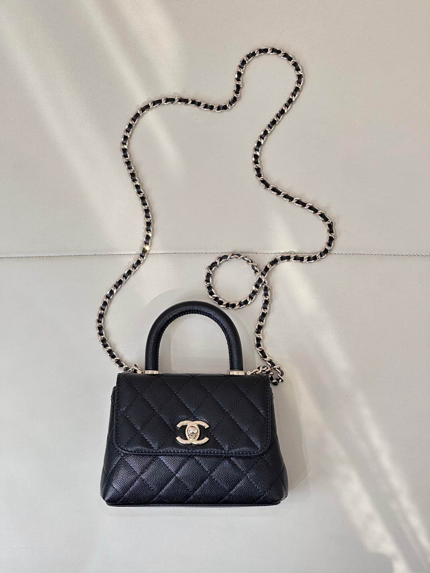 Chanel Clutch with chain Grained Calfskin & Gold-Tone Metal Black AP4244 TOP
