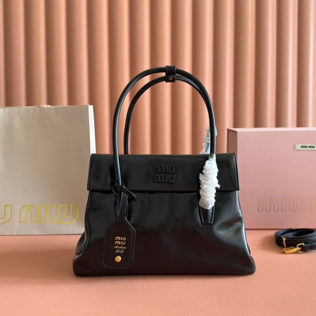 Miu Miu Solitaire shiny Calfskin leather bag Black 5BA302 High
