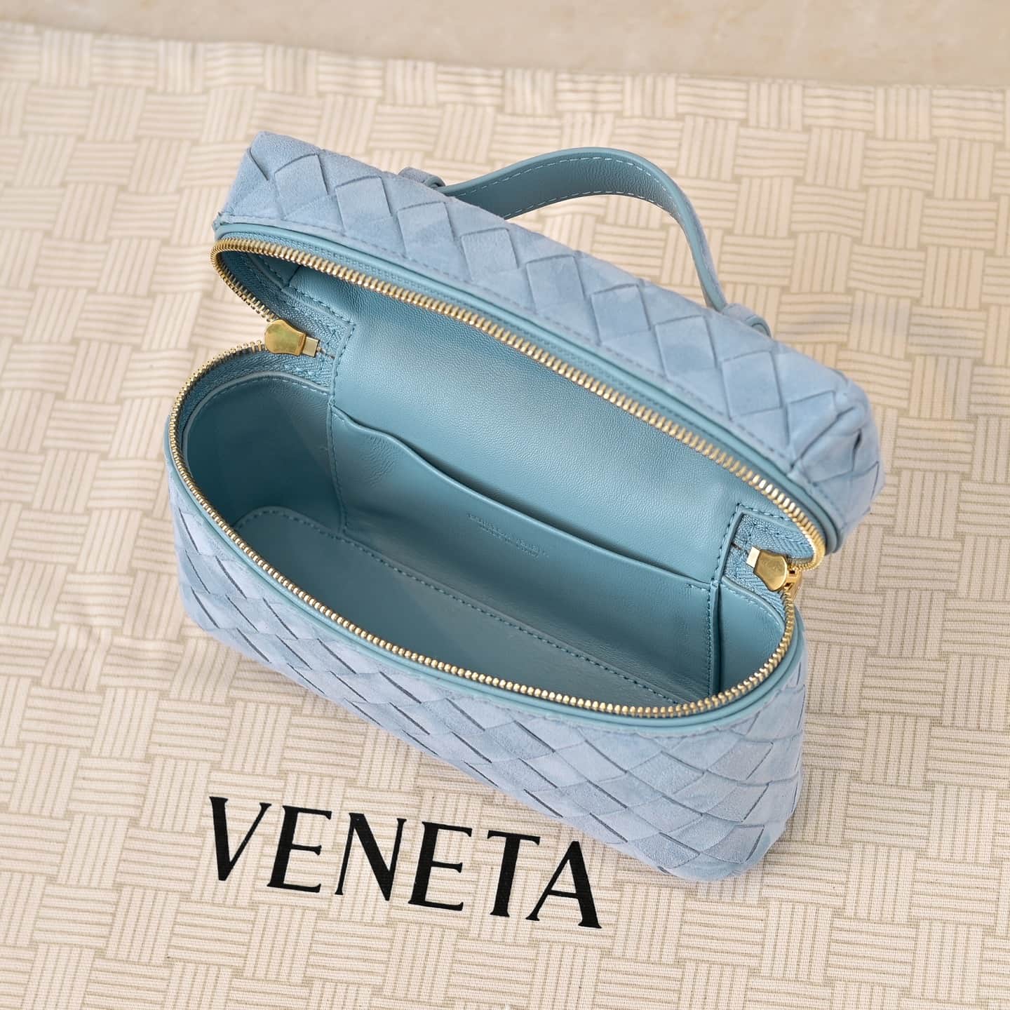 BV Bang Bang Vanity mini intrecciato suede High