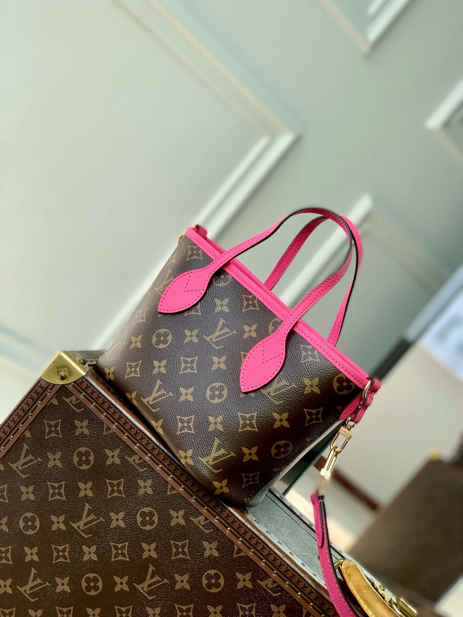 Louis Vuitton Neverfull Bandoulière Inside Out BB M12106 High