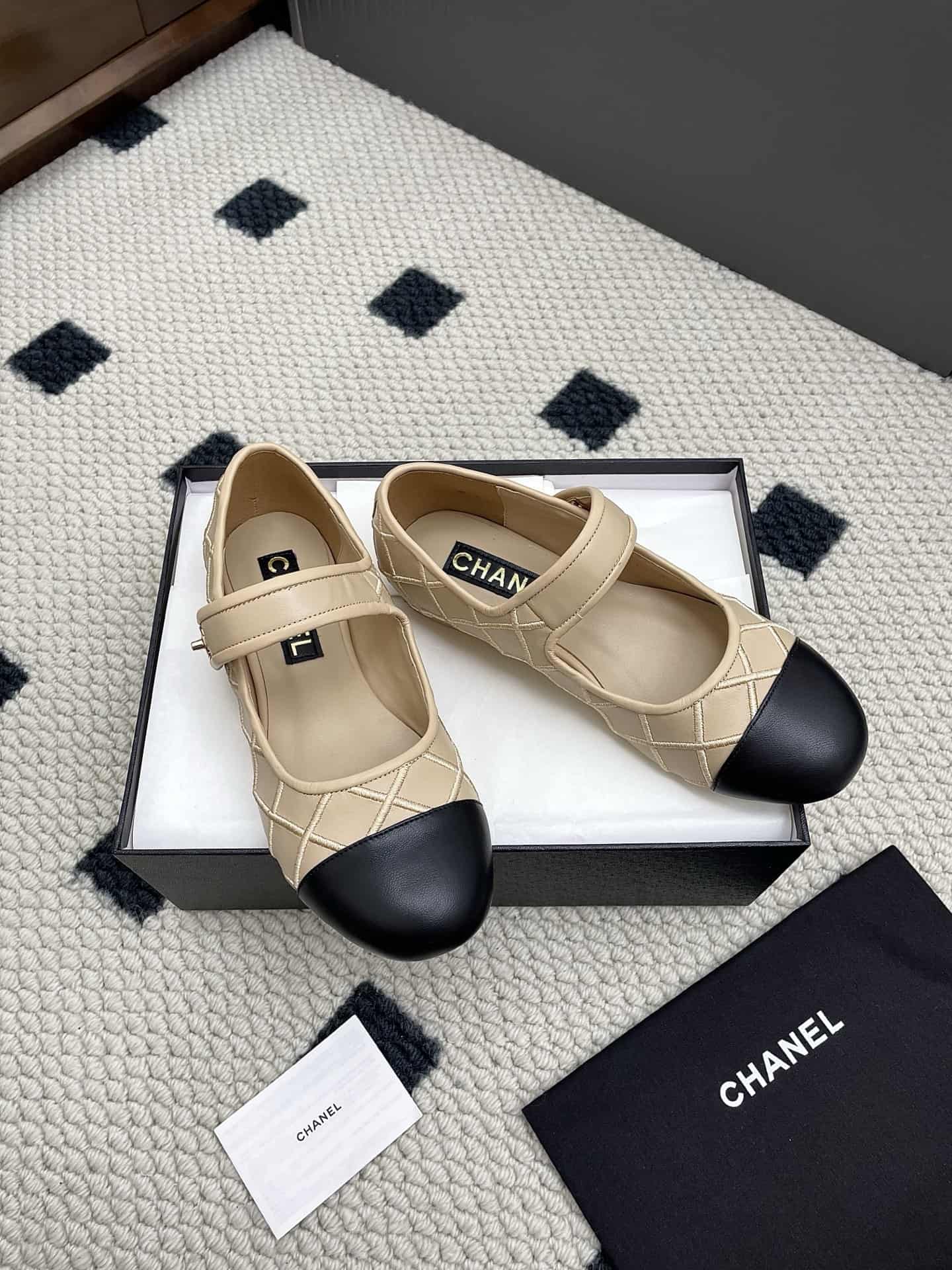 CHANEL Patent Calfskin Mary Janes Flats Shoes Women