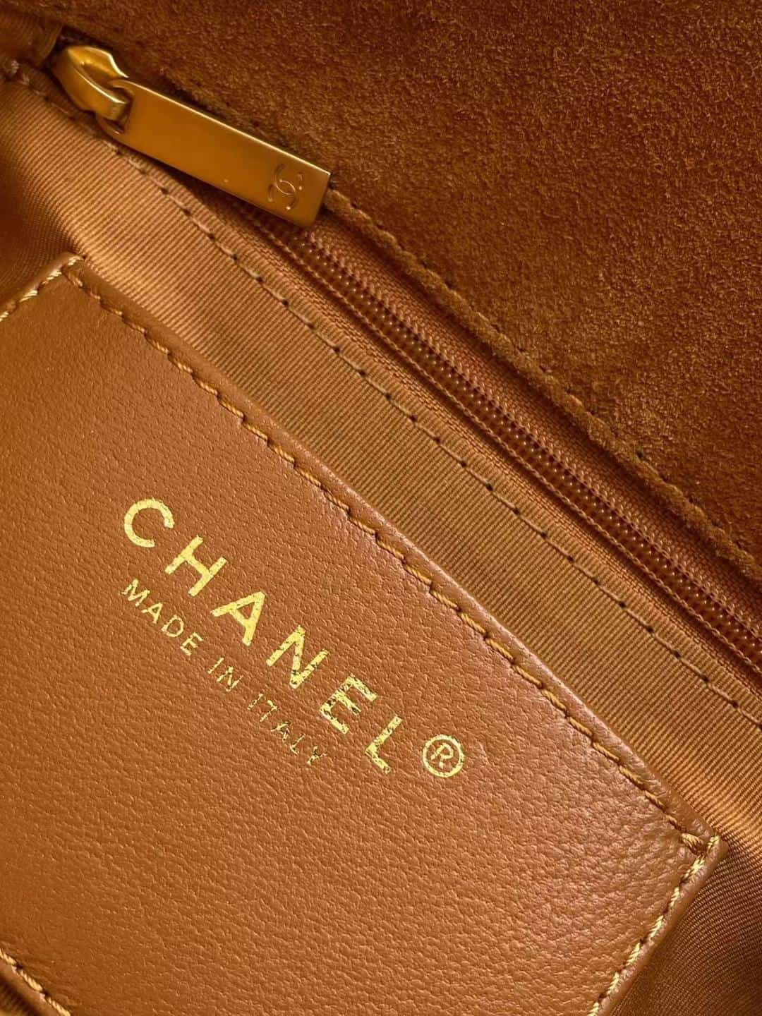 Chanel Classic Flap bag in Tan Suede & Gold-Tone Metal AS5989 A