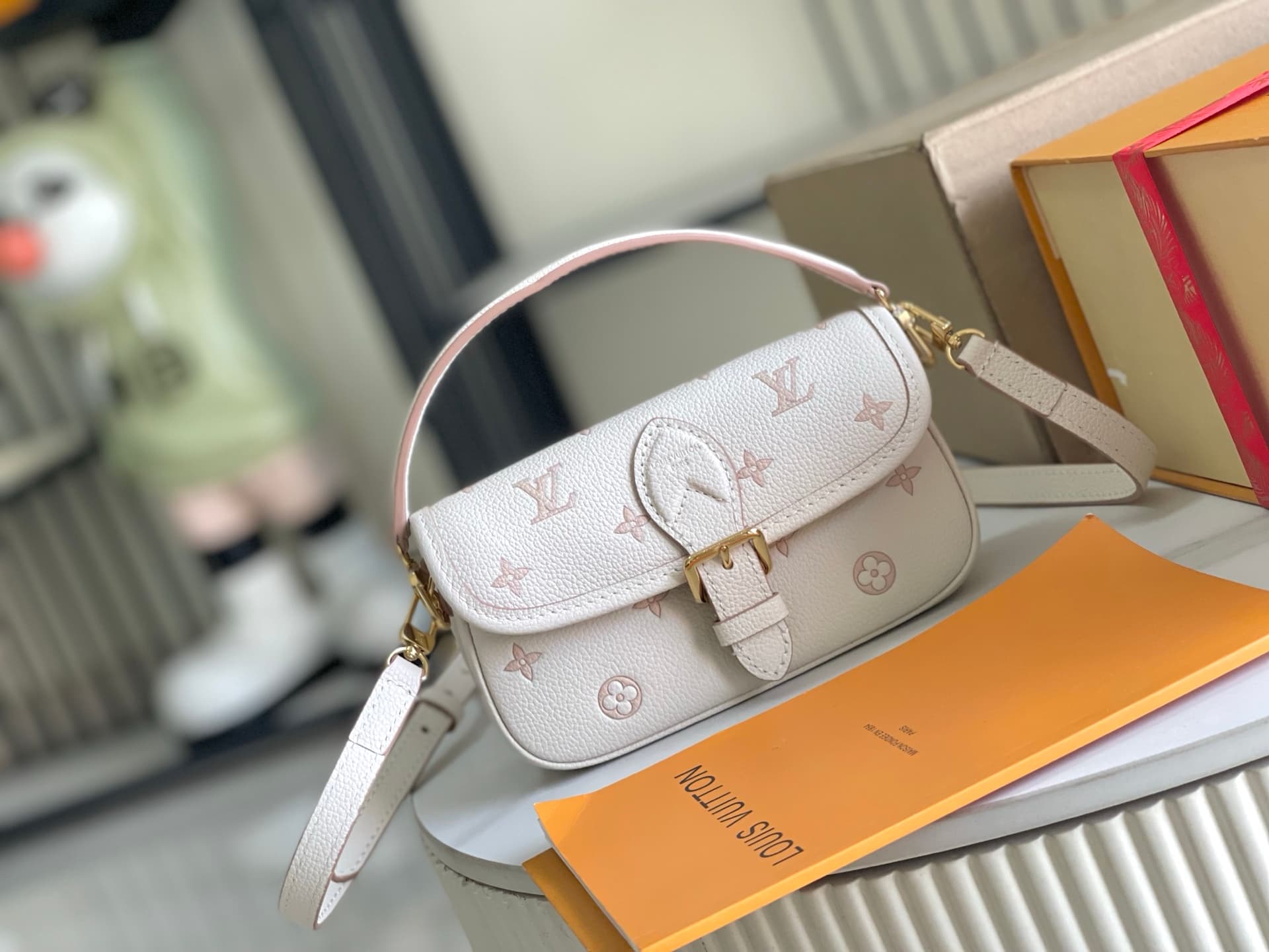 Louis Vuitton Nano Diane Embossed grained cowhide leather M13642 Bicolour Eden TOP