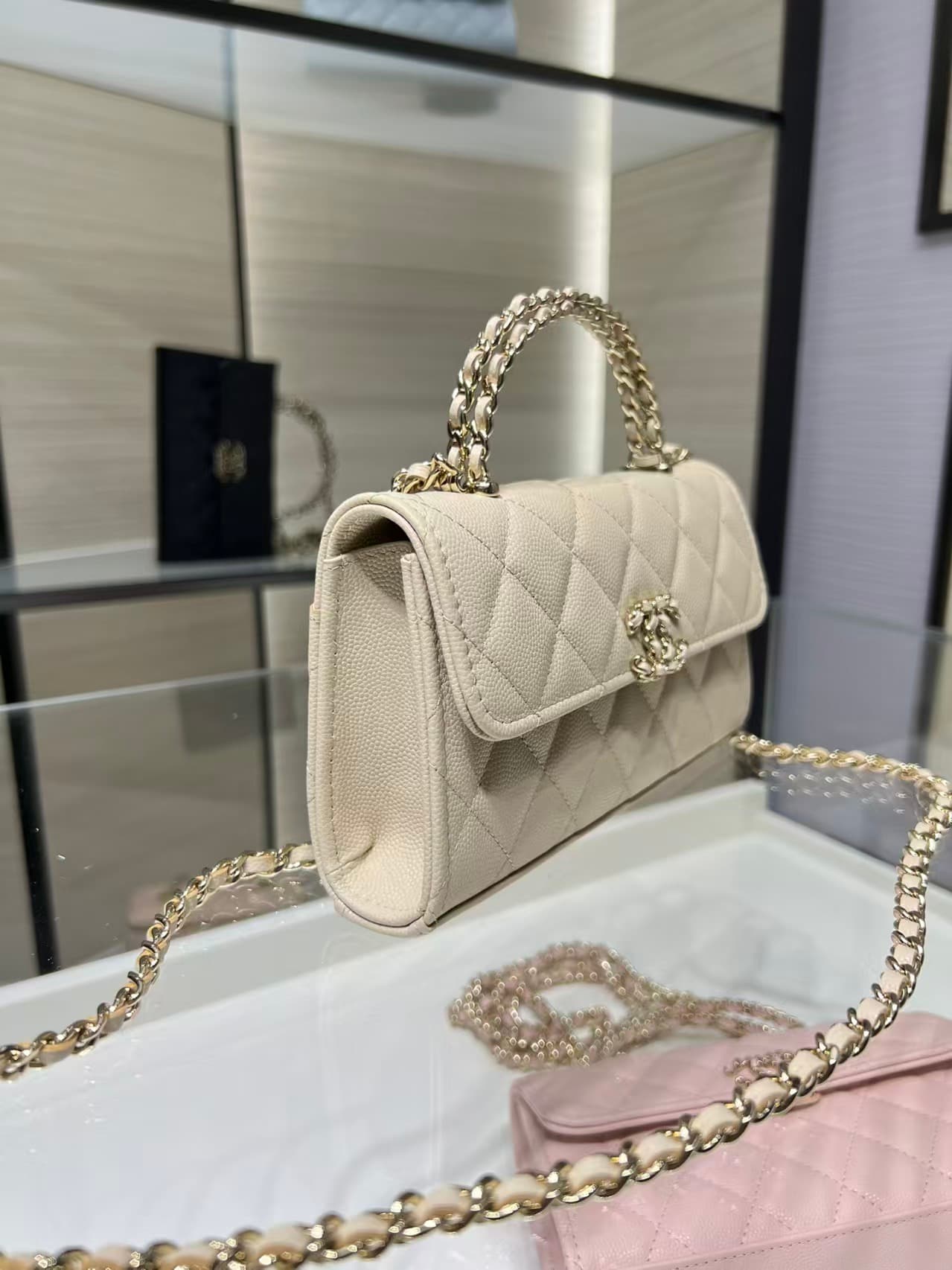 Chanel CLUTCH WITH CHAIN AP3238 Grained Shiny Calfskin & Gold-Tone Metal Beige A