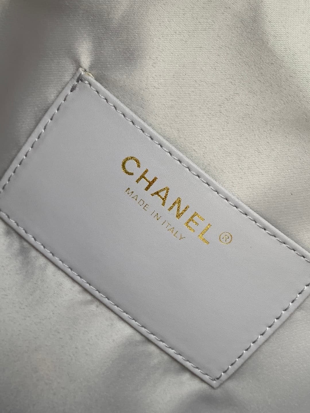 Chanel 25 Medium Hobo Medium handbag AS5311 Grained Calfskin & Gold-tone Metal Light Grey A