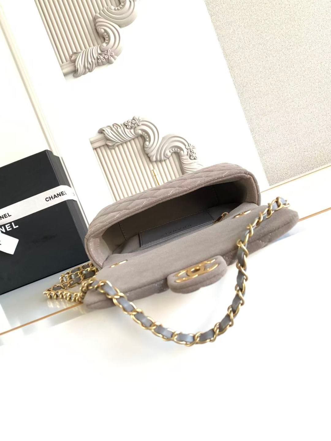 Chanel Classic Flap bag in Grey Suede & Gold-Tone Metal AS5989 A