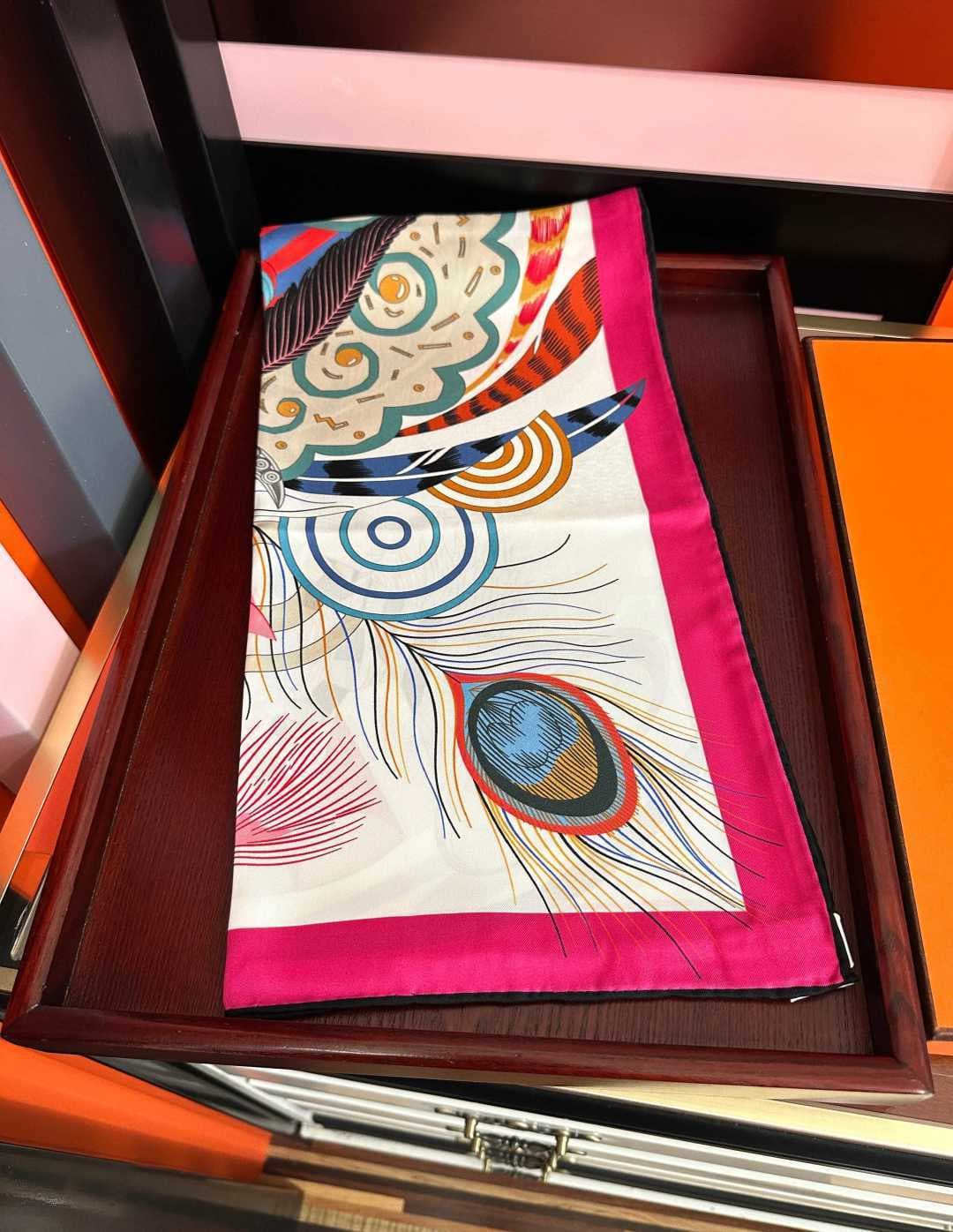 Hermès Cheval Masque Shawl Scarf