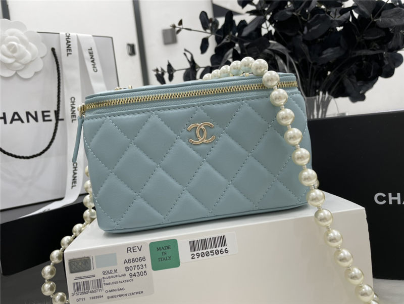 Chanel VANITY WITH CHAIN Lambskin Imitation Pearls & Gold-Tone Metal Blue High