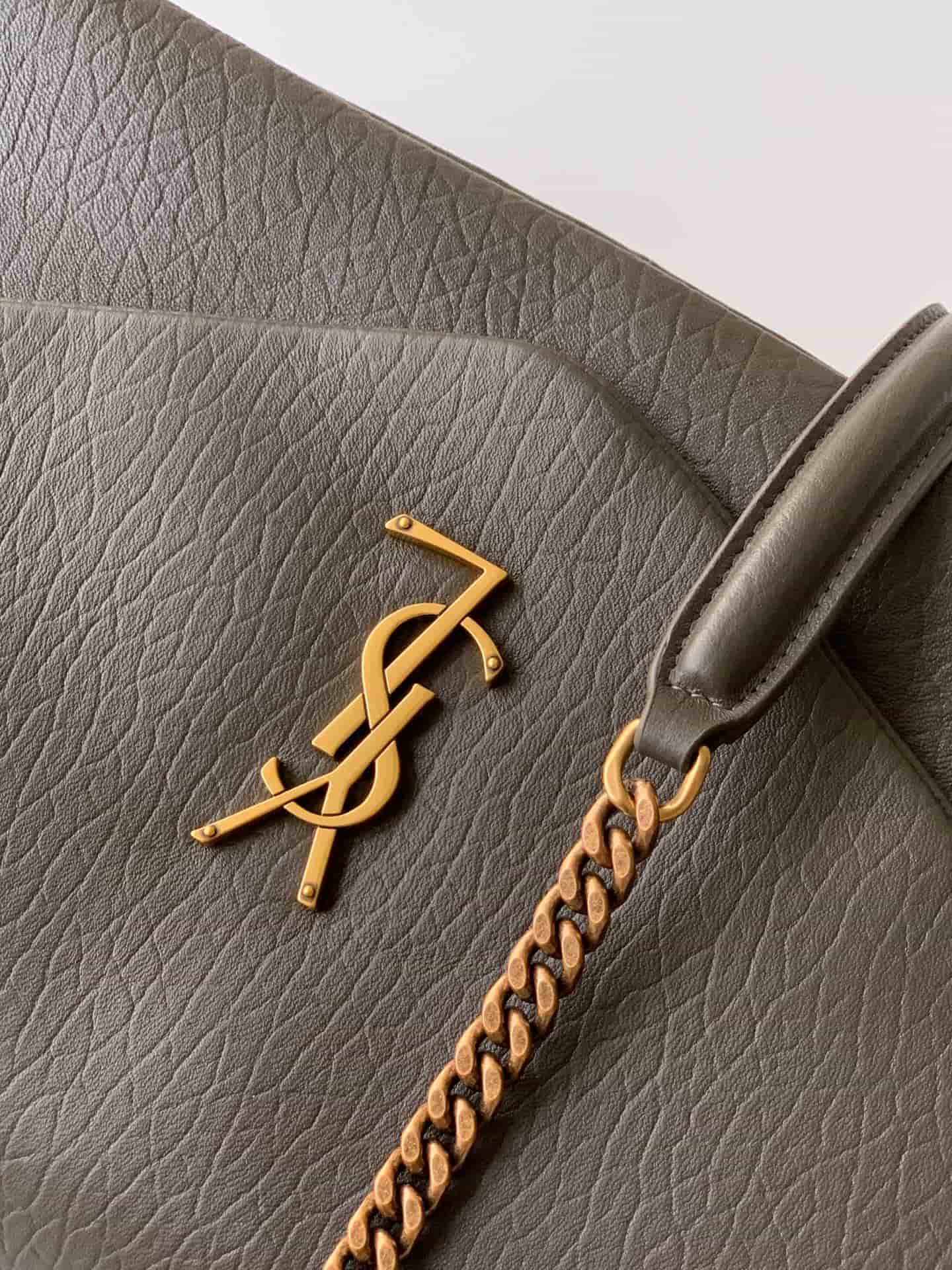 Calypso large in grained lambskin 777399 IN LIGHT MUSK High