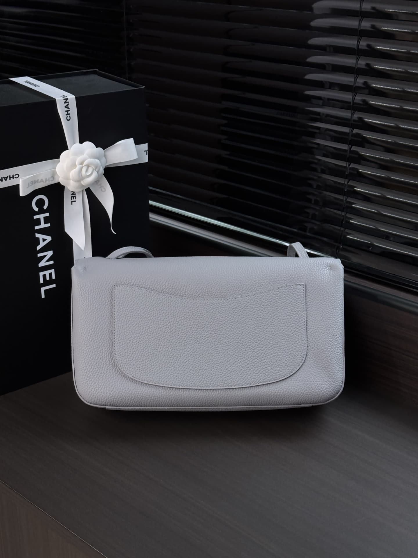 Chanel Maxi Flapbag Grained Calfskin & Silver-Tone Metal Light Grey AS6231 A