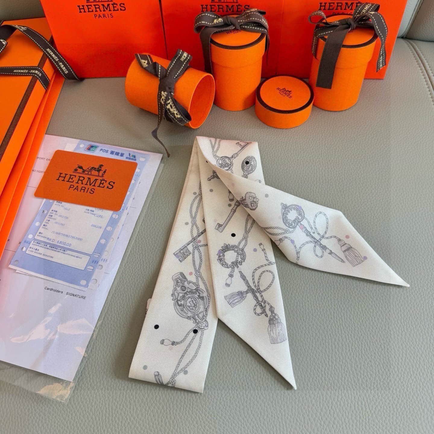 Hermes Les Cles A Pois Twilly silk scarf