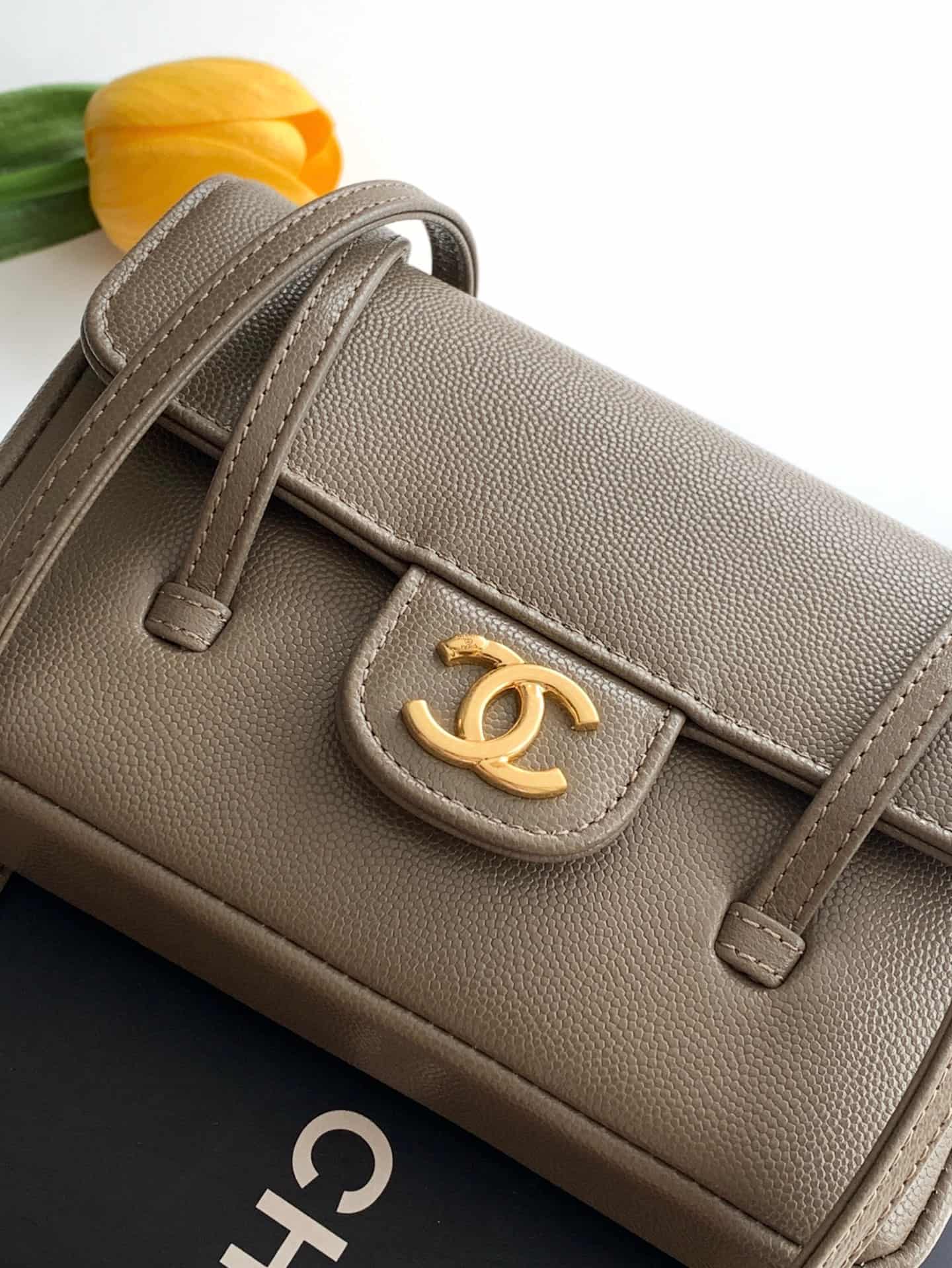Chanel Clutch with Leather Strap Grained Shiny Calfskin & Gold-Tone Metal brown AP5068 A