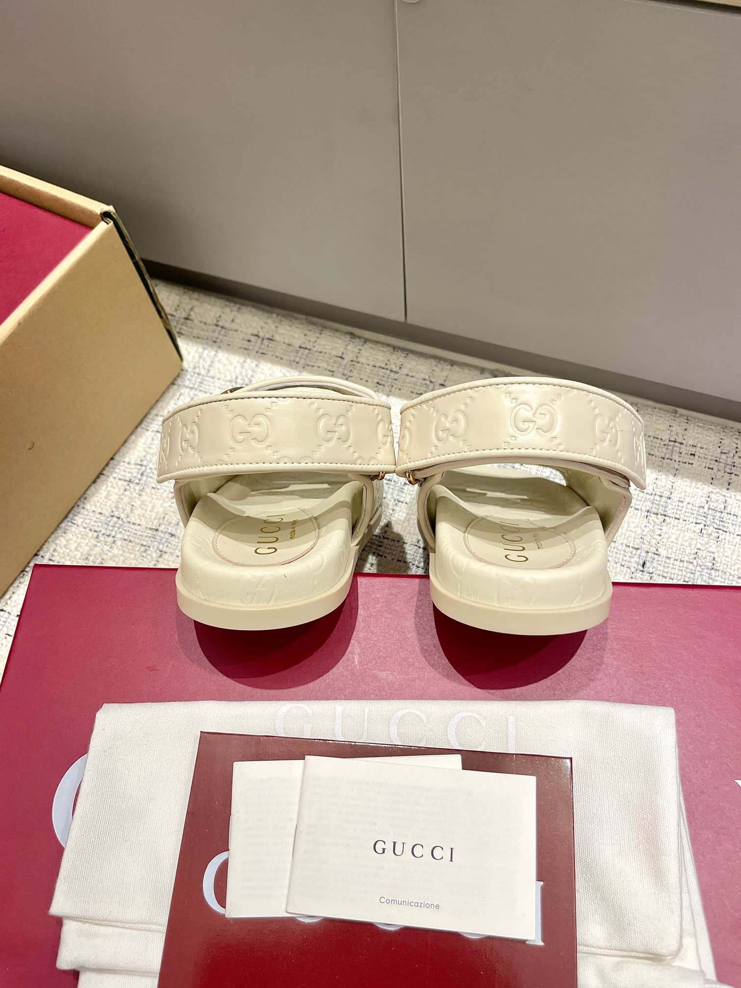 Gucci Women's sandal with Double G