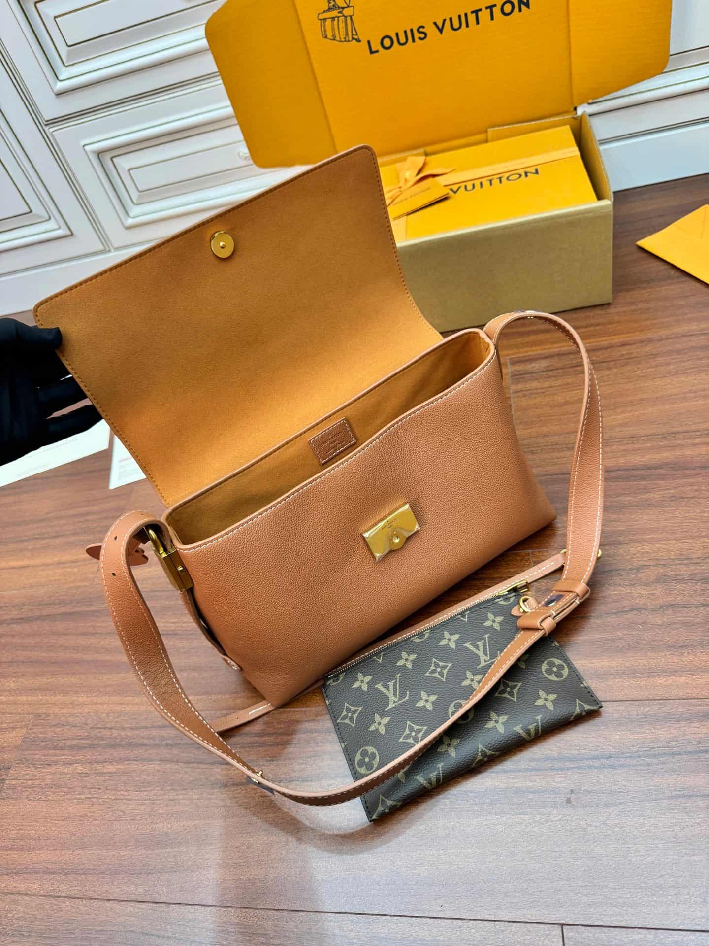 Louis Vuitton Low Key Messenger Cognac Brown Calf leather M13151 TOP