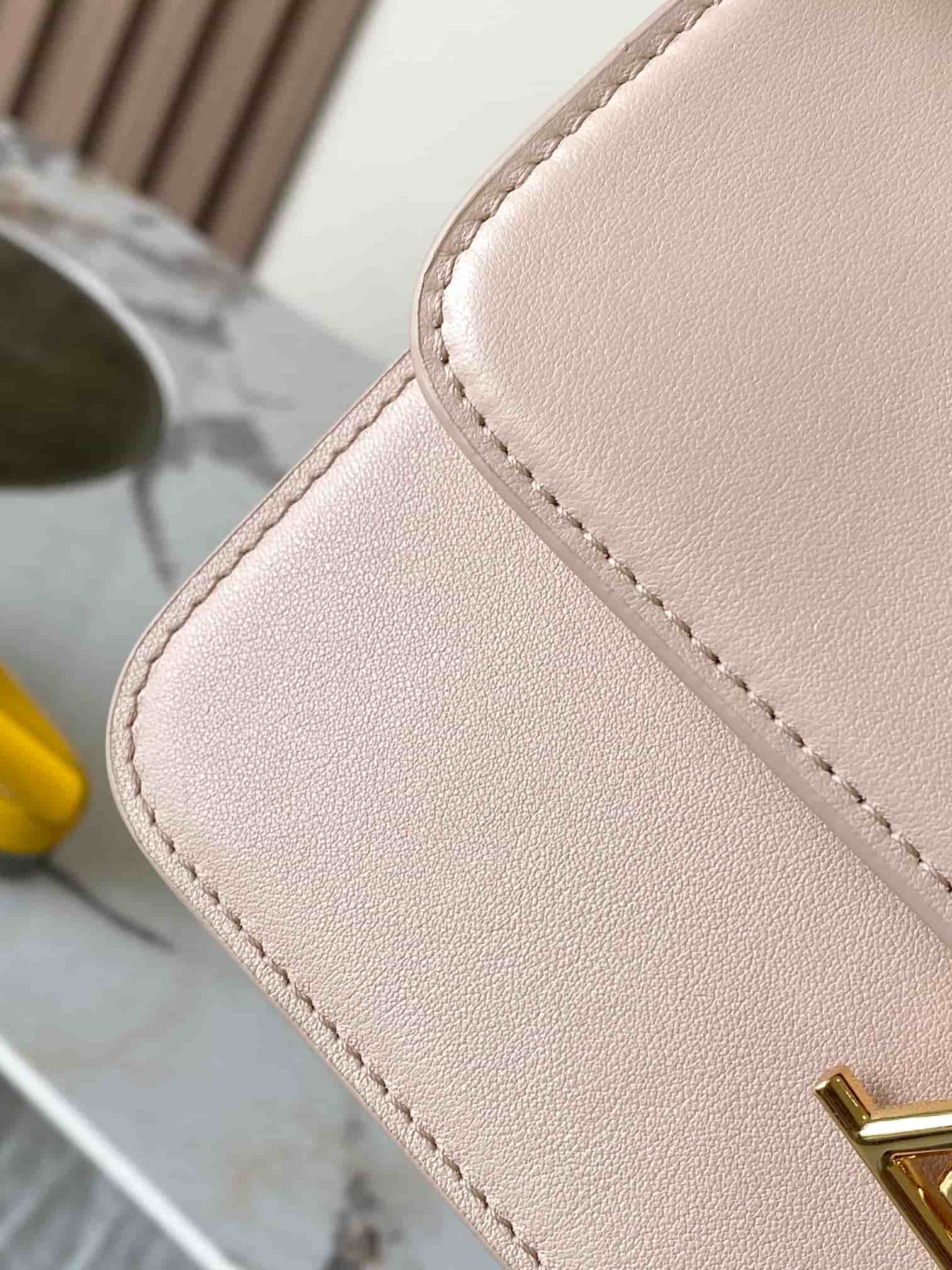 Louis Vuitton Wallet On Chain LV Bloom Macchiato Cream Sand M14581 TOP