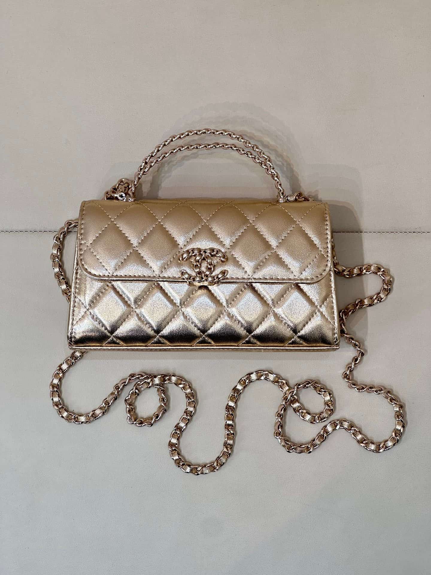 Chanel Clutch with chain Metallic Lambskin&Gold-Tone Metal Gold AP3238 TOP