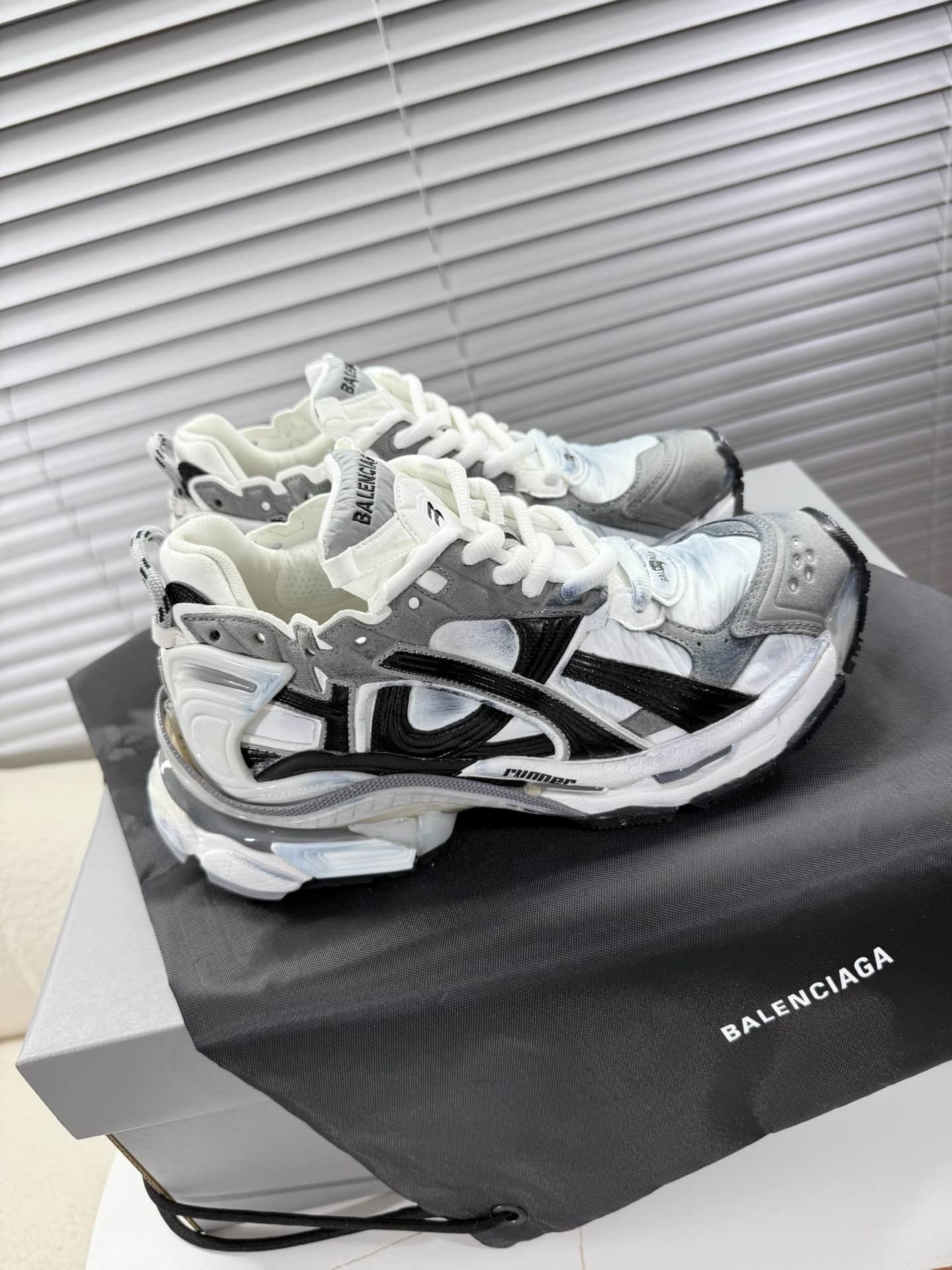 Balenciaga Runner Sneaker Shoes Men Women
