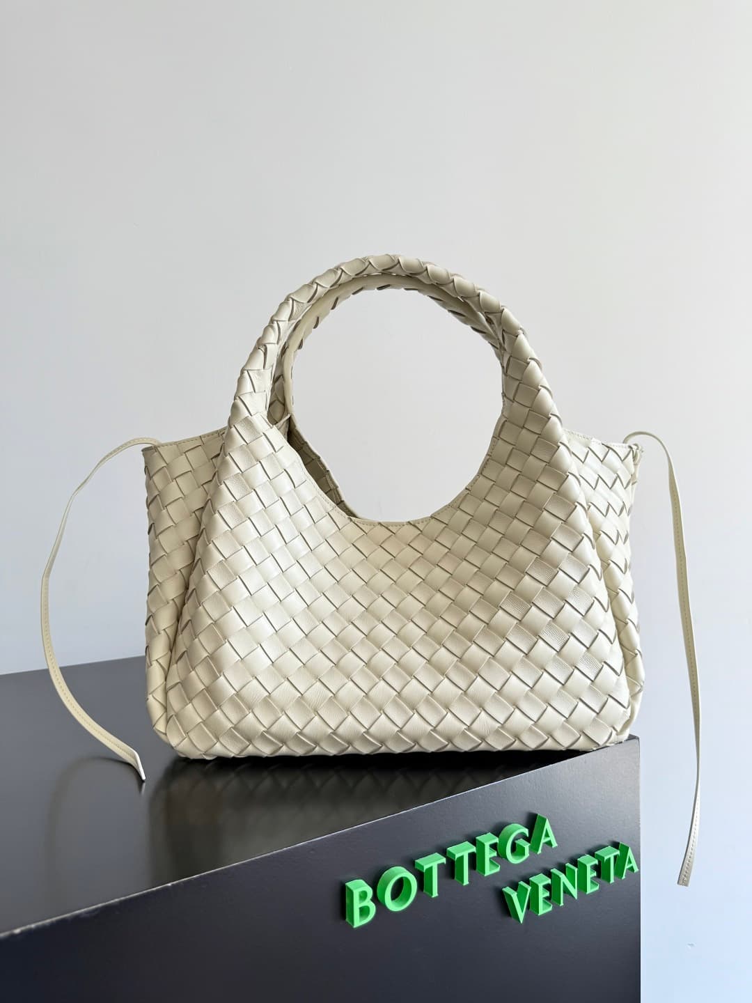 Bottega Veneta Medium Campana shoulder bag in Intrecciato leather Sea salt TOP