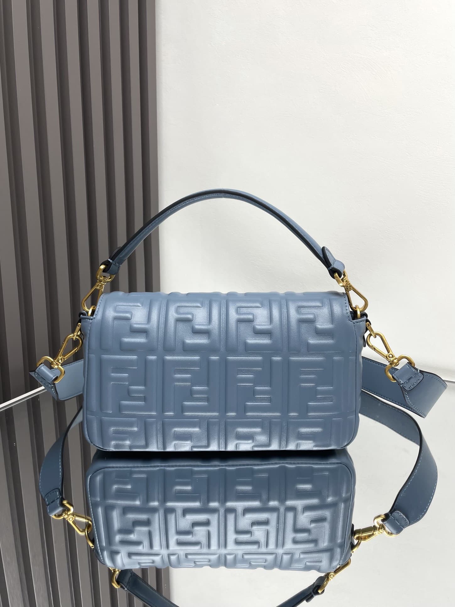 BAGUETTE leather bag Blue High