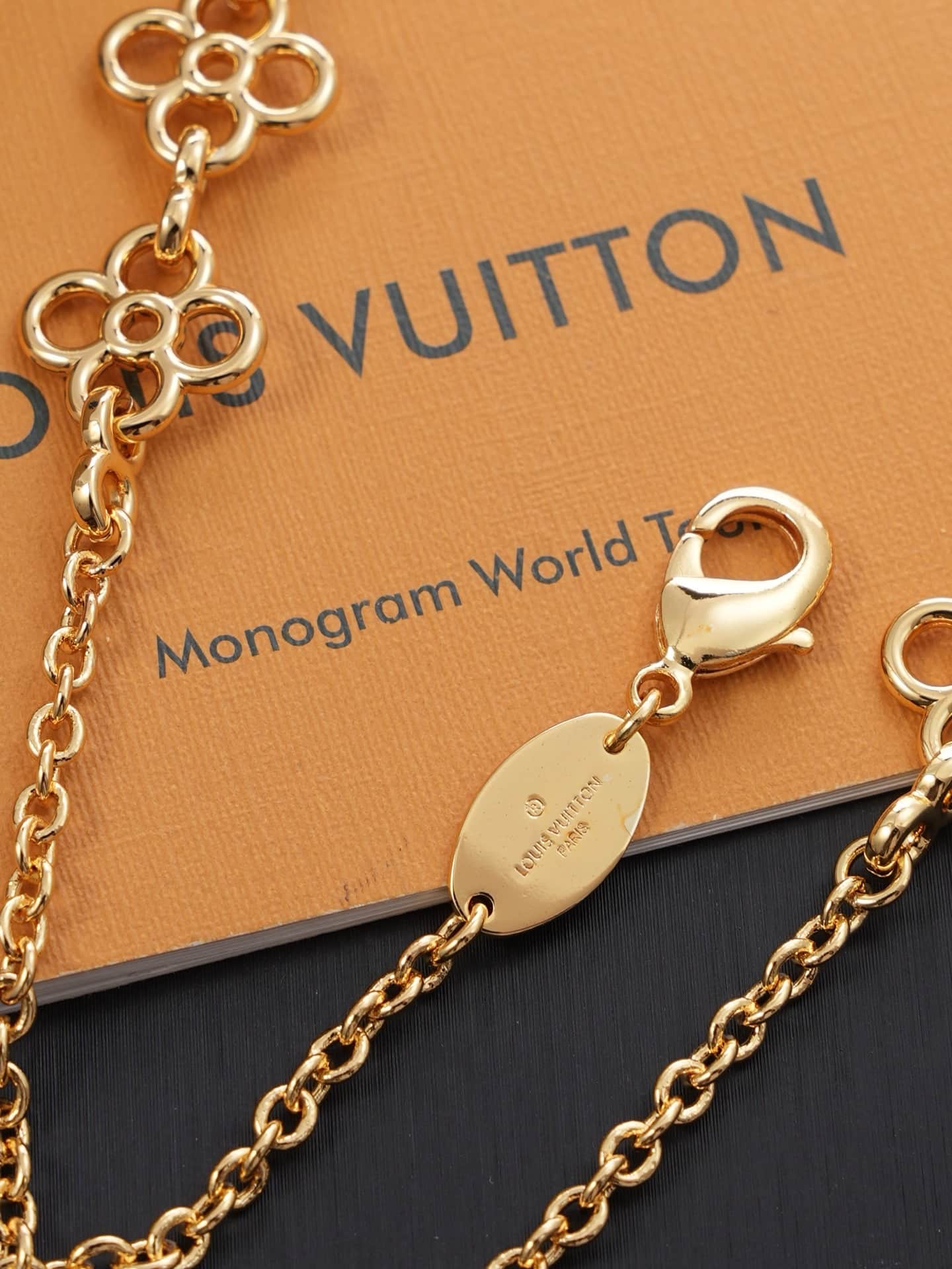 Louis Vuitton LV Charms Choker High