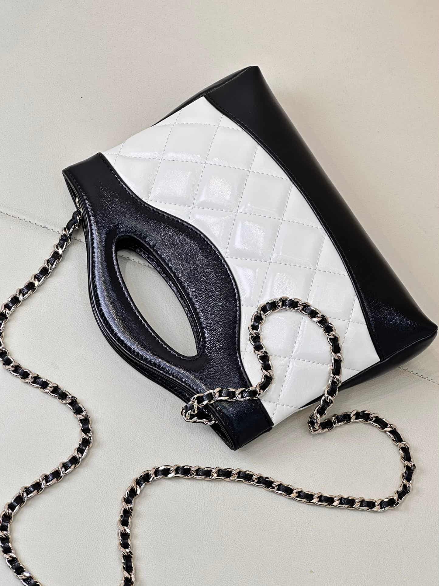 Chanel Clutch with chain Lambskin & Gold-Tone Metal AP3656 Black&White TOP