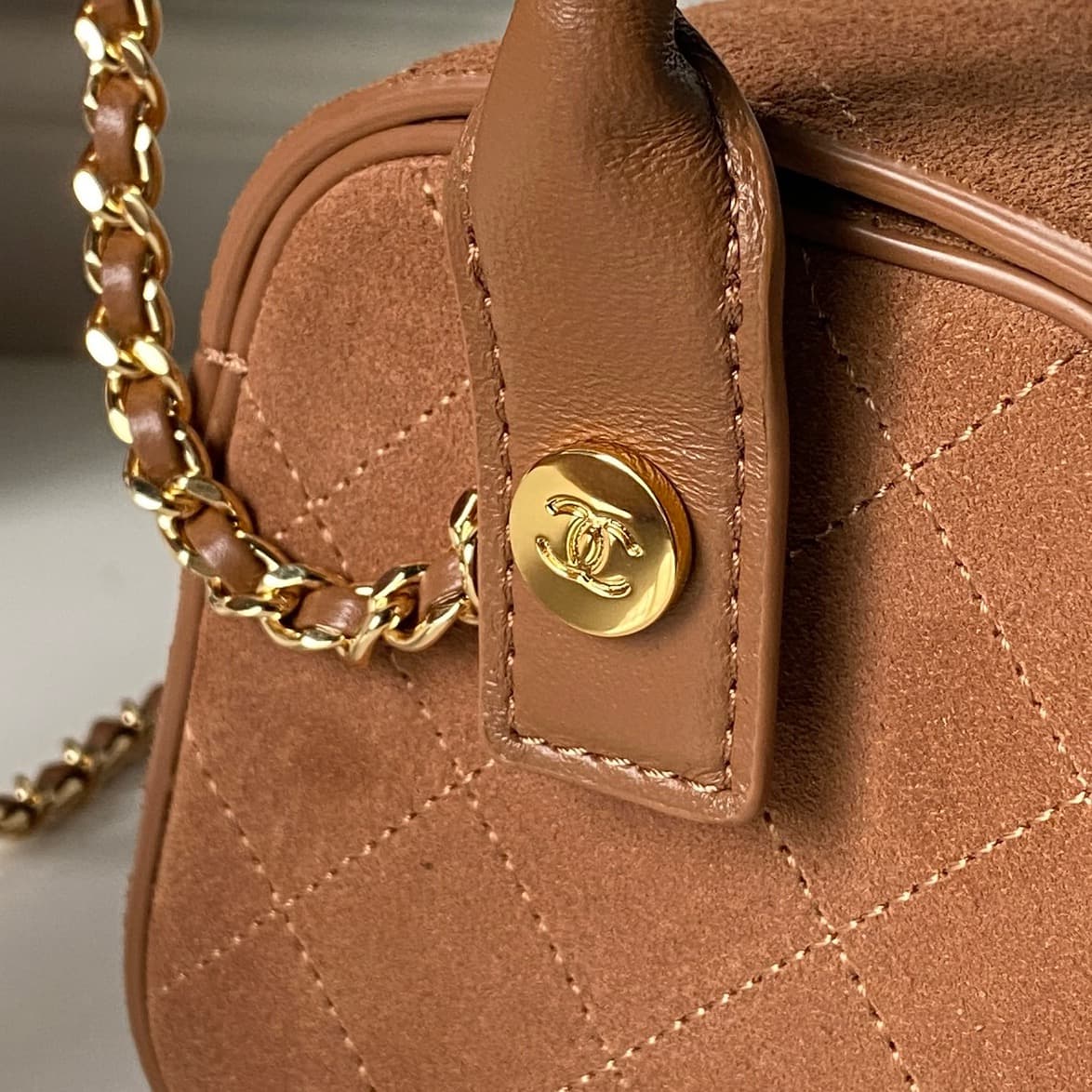 Chanel Clutch with Chain Suede & Gold-Tone Metal AP5294 Camel High