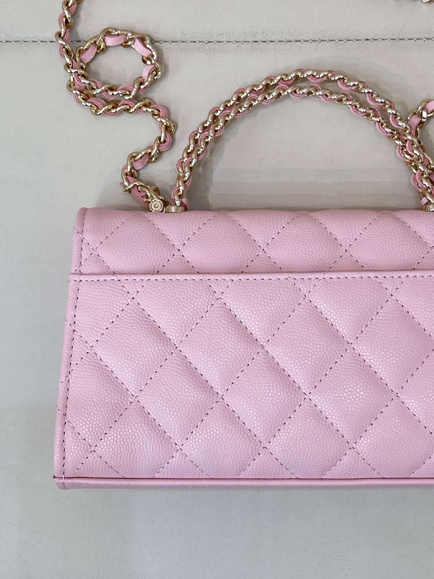 Chanel Clutch with chain Grained Calfskin&Gold-Tone Metal Pink AP3238 TOP
