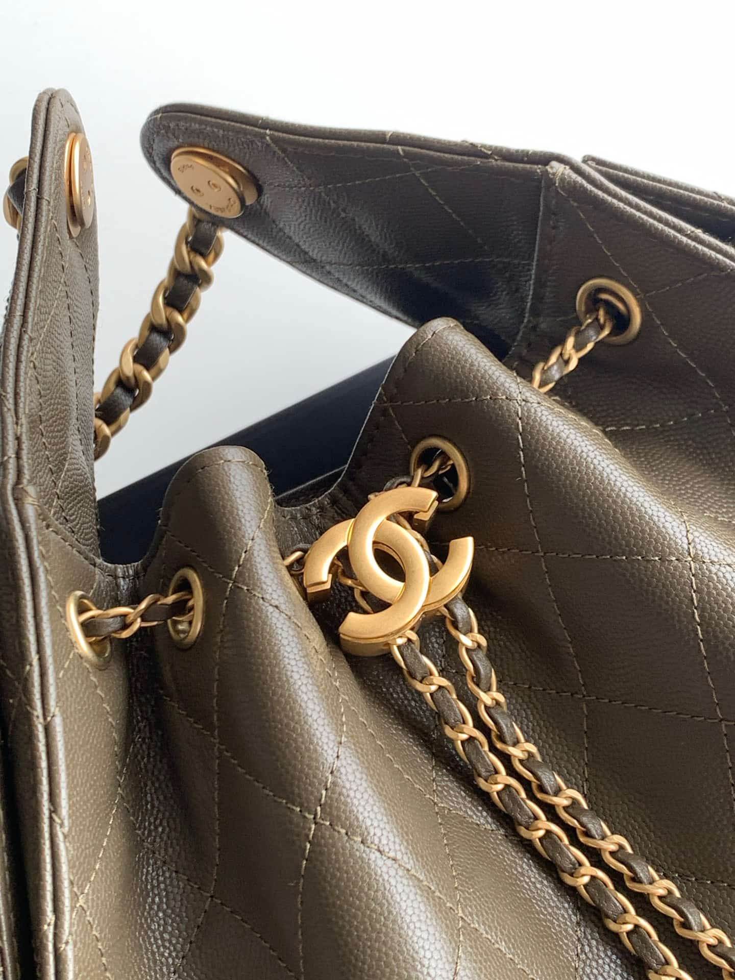 Chanel 25 Small Hobo handbag AS5293 Grained Calfskin & Gold-tone Metal Dark Khaki A