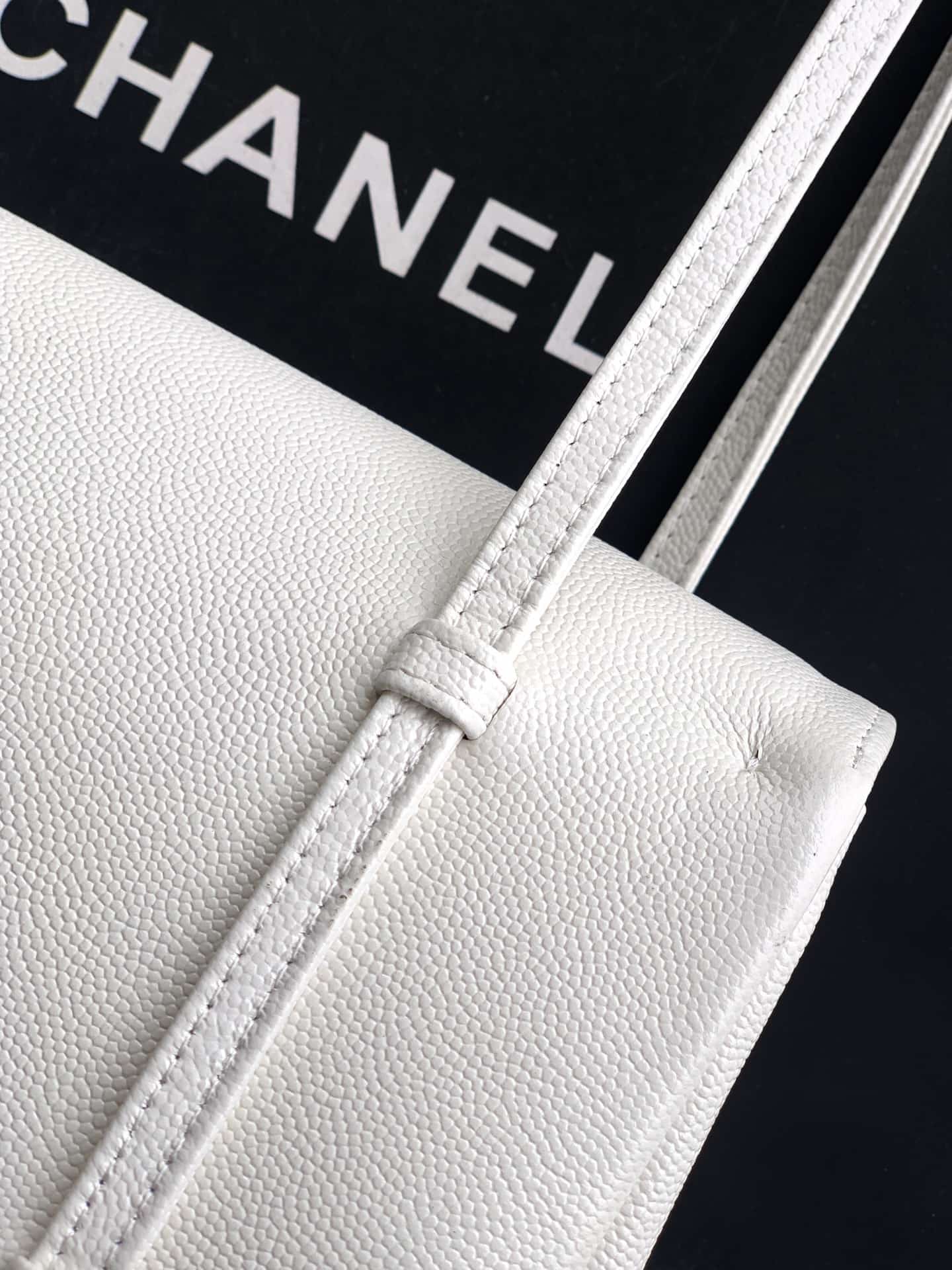 Chanel Clutch with Leather Strap Grained Shiny Calfskin & Gold-Tone Metal White  5809 High