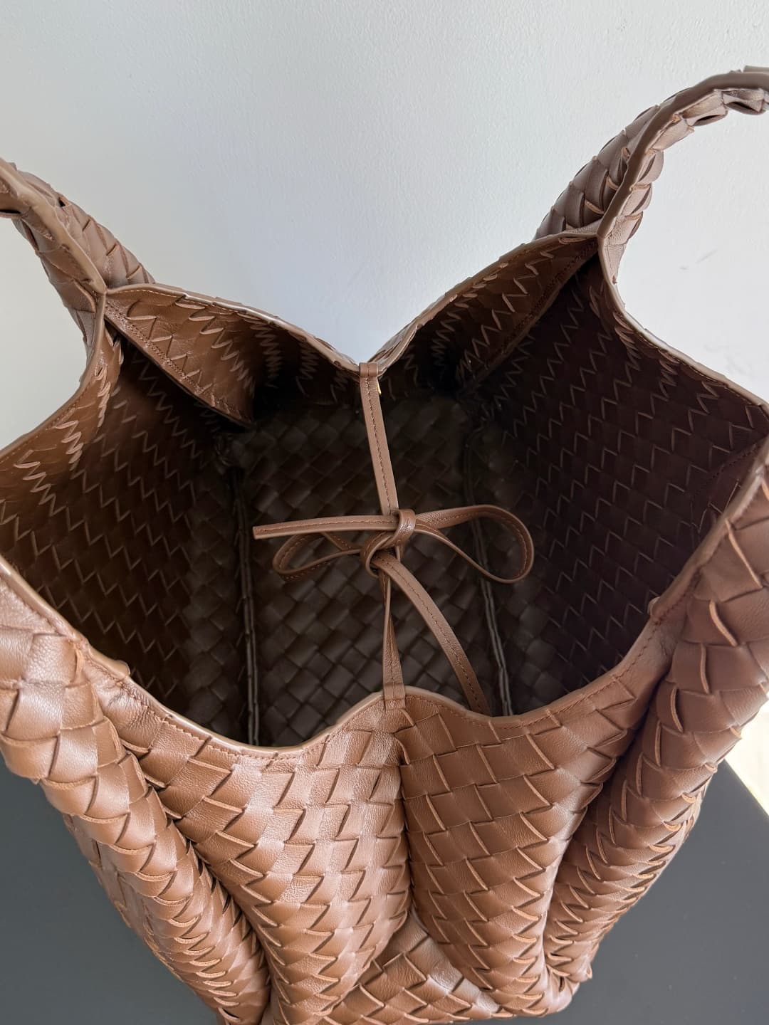 Bottega Veneta Large Campana shoulder bag in Intrecciato leather Pinecone TOP