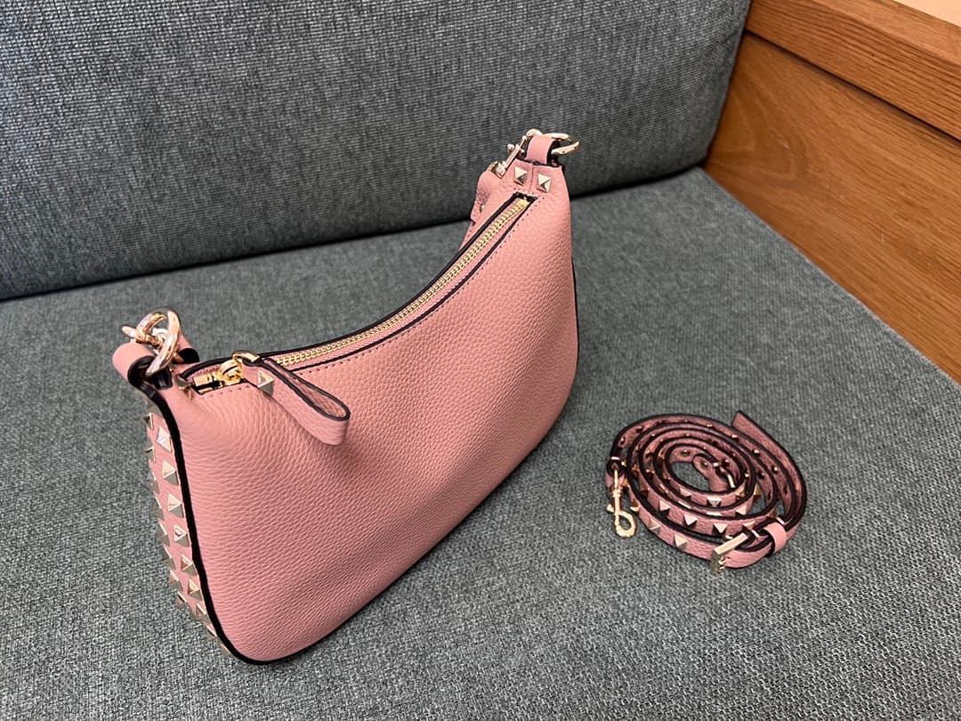Valentino Garavani Rockstud Hobo bag in grainy pink calfskin high